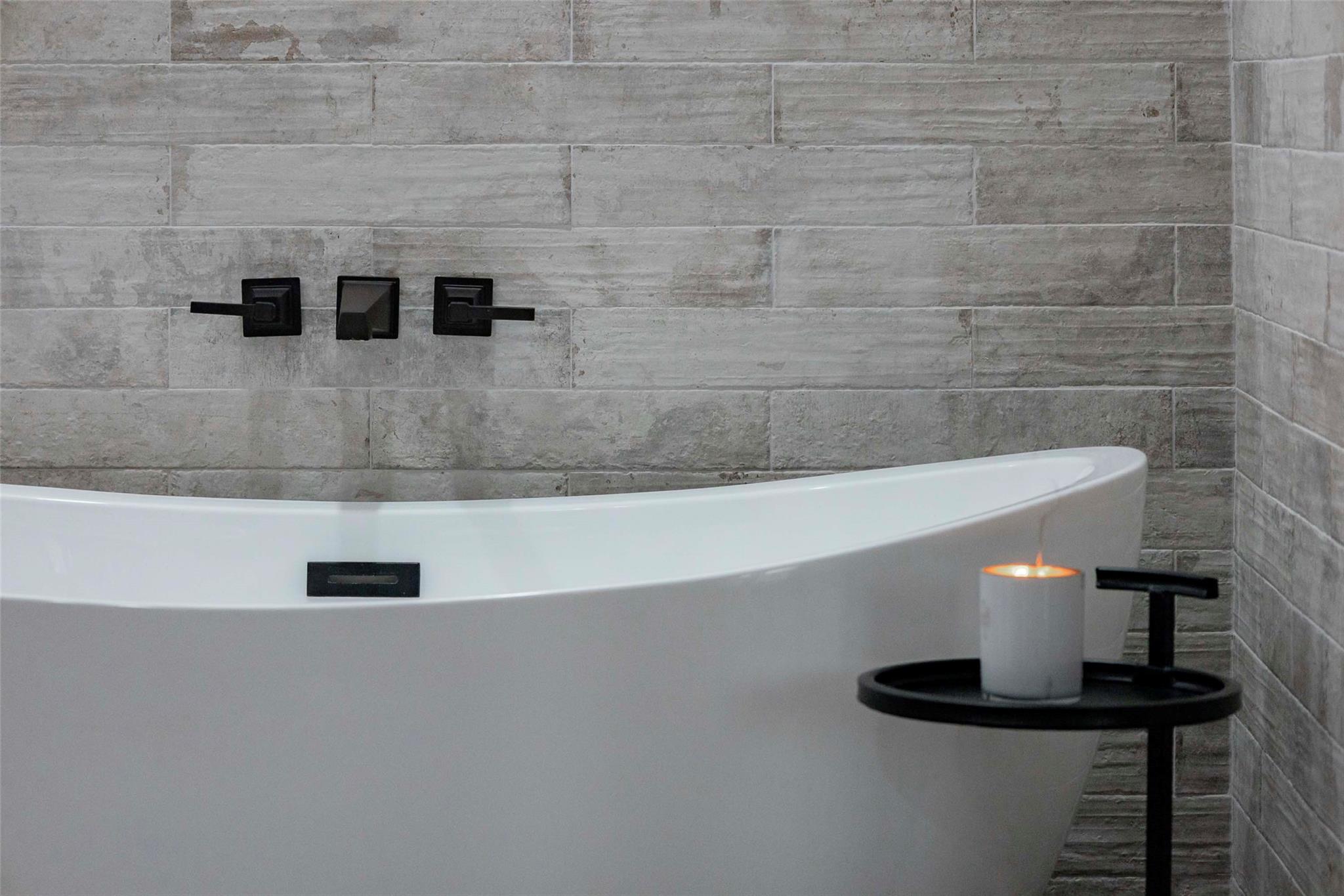 113 Comanche Agate, Horseshoe Bay, TX 78657