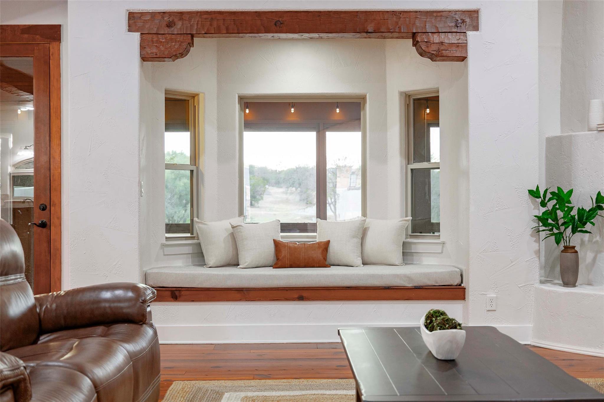 113 Comanche Agate, Horseshoe Bay, TX 78657