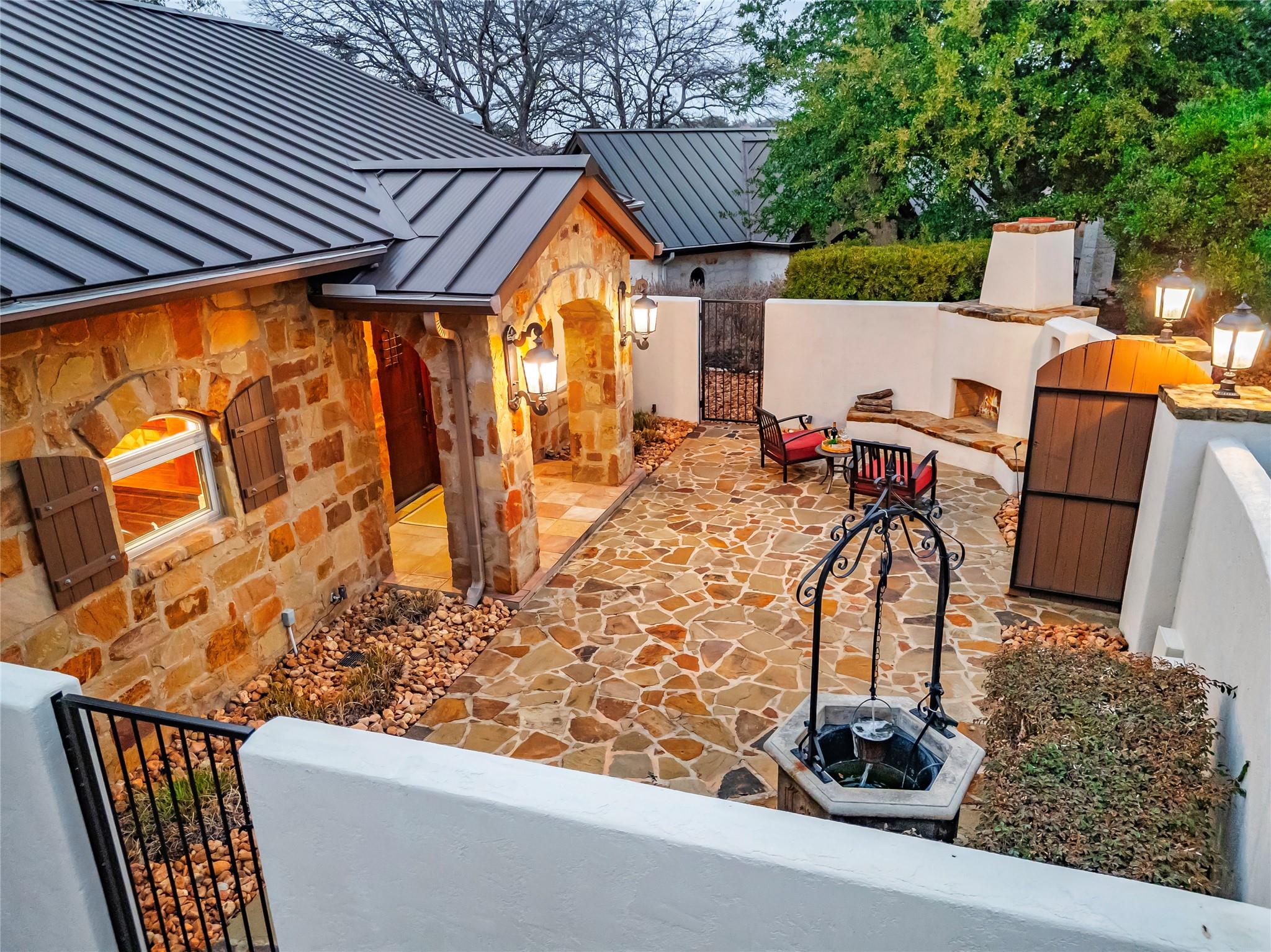 113 Comanche Agate, Horseshoe Bay, TX 78657