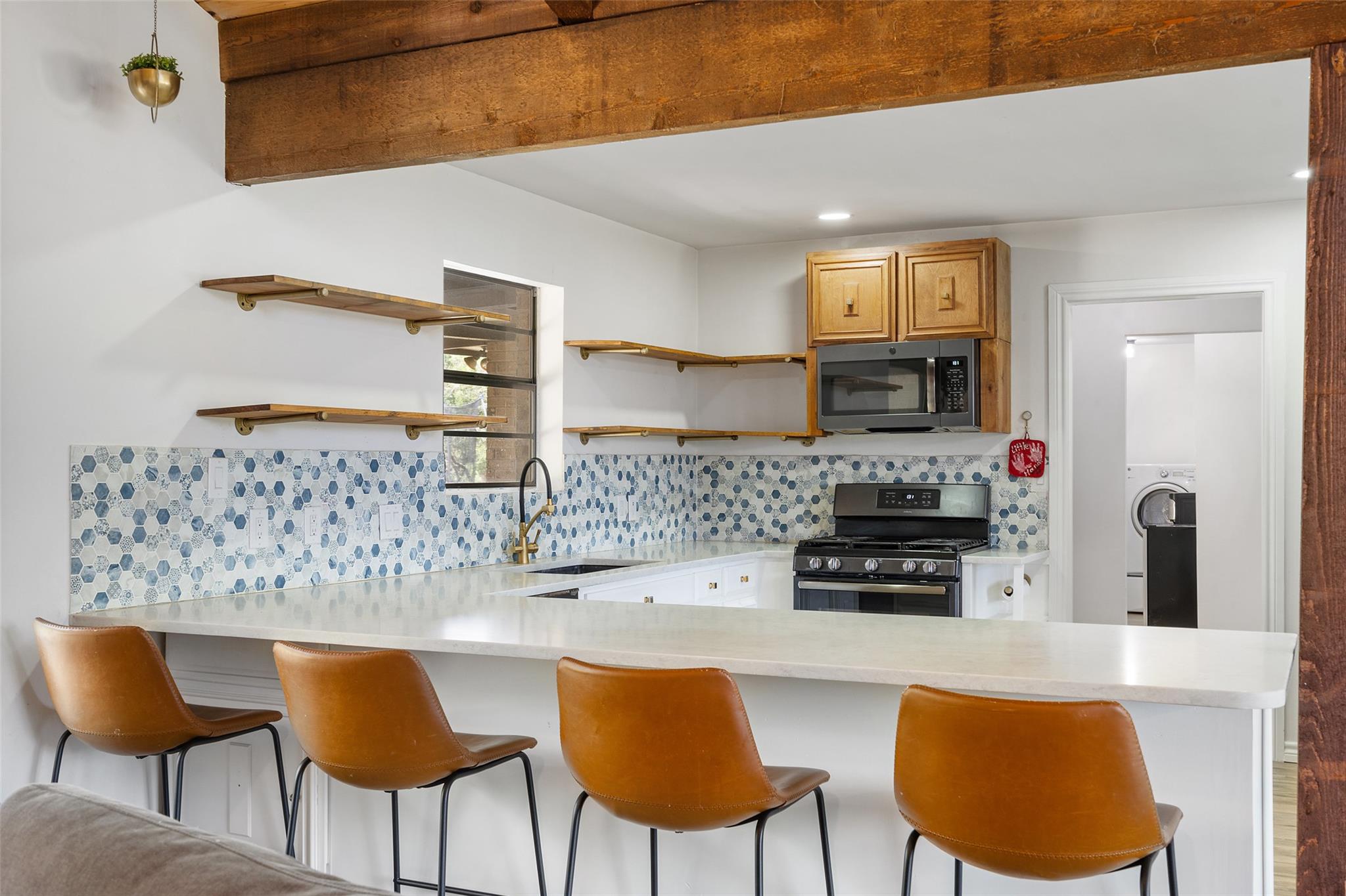 121 Merrywood Ln, San Marcos, TX 78666