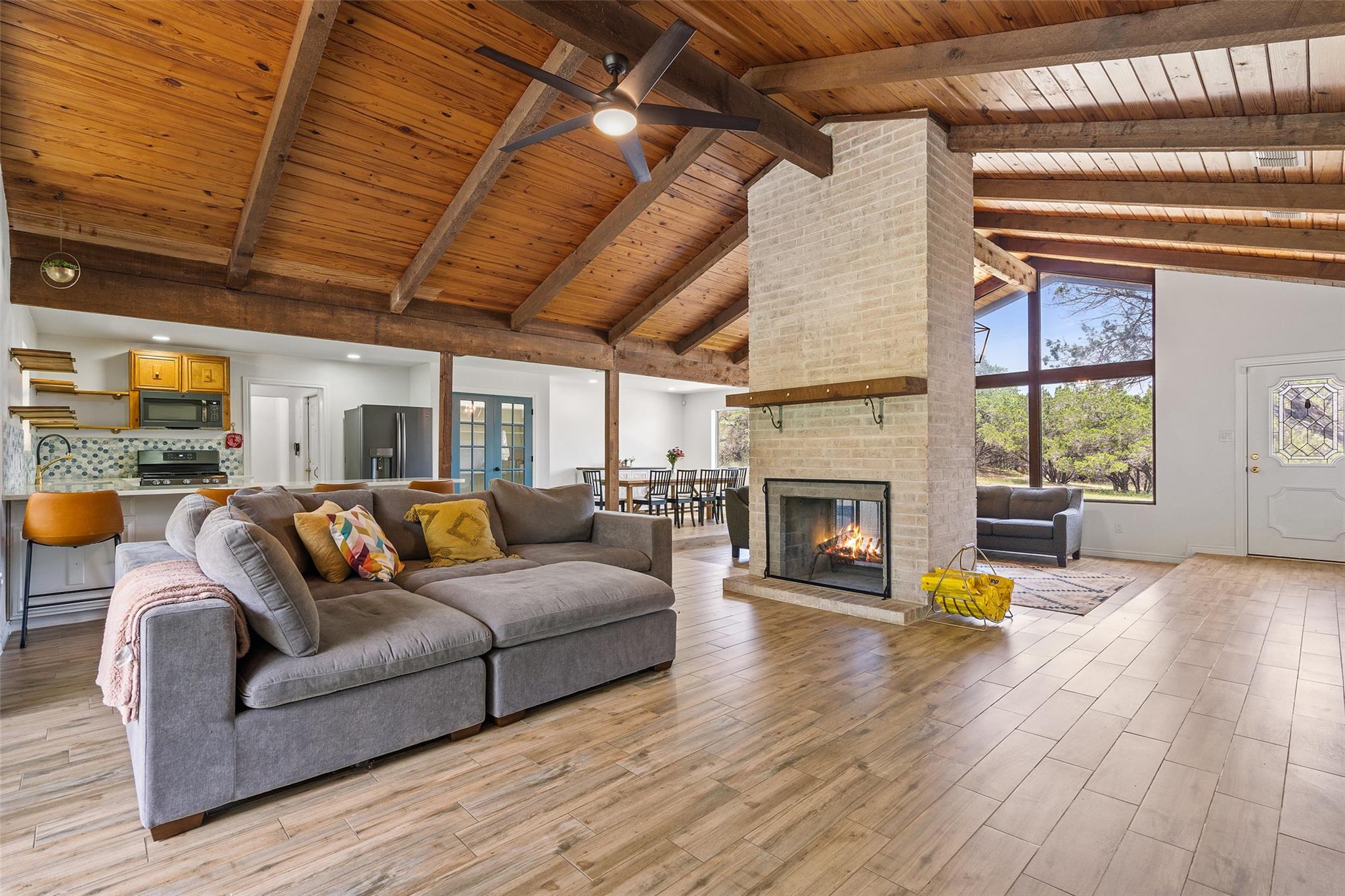 121 Merrywood Ln, San Marcos, TX 78666