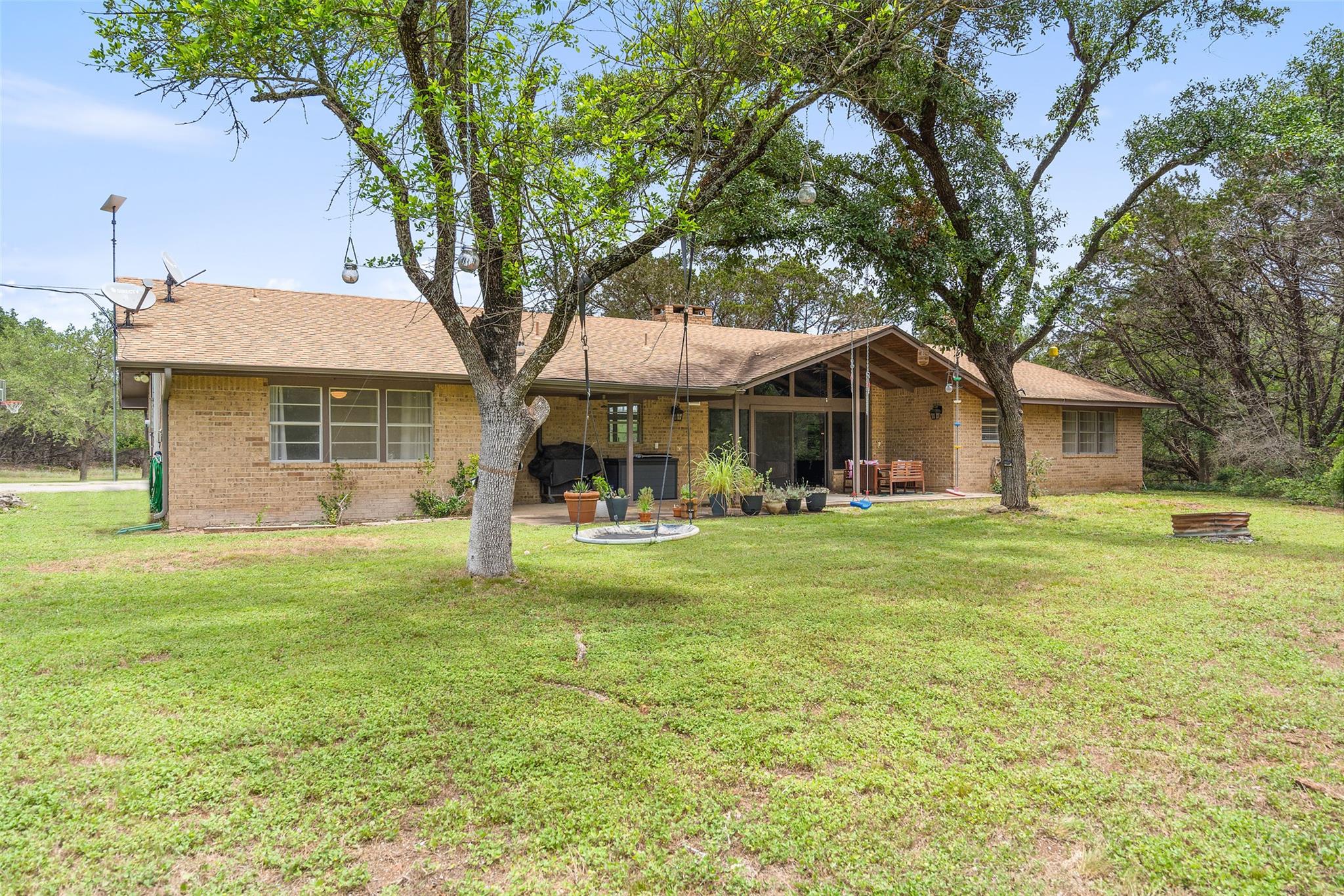 121 Merrywood Ln, San Marcos, TX 78666