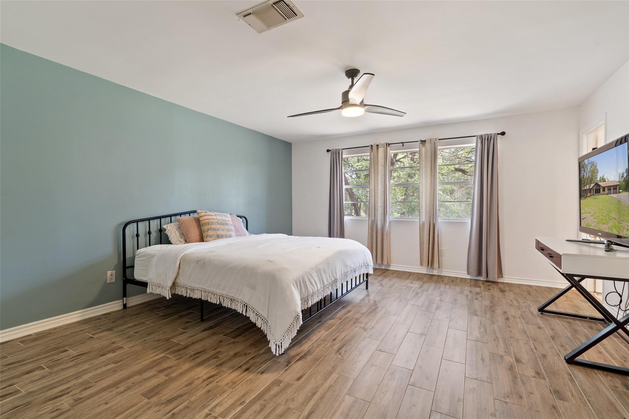 121 Merrywood Ln, San Marcos, TX 78666