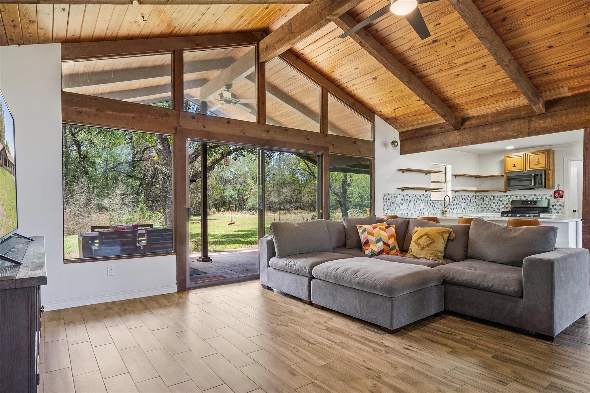 121 Merrywood Ln, San Marcos, TX 78666