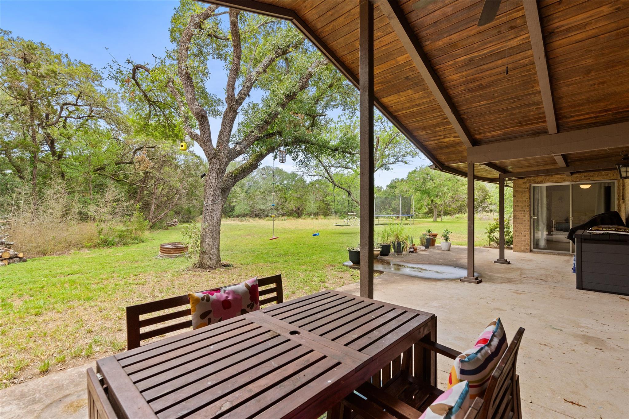 121 Merrywood Ln, San Marcos, TX 78666