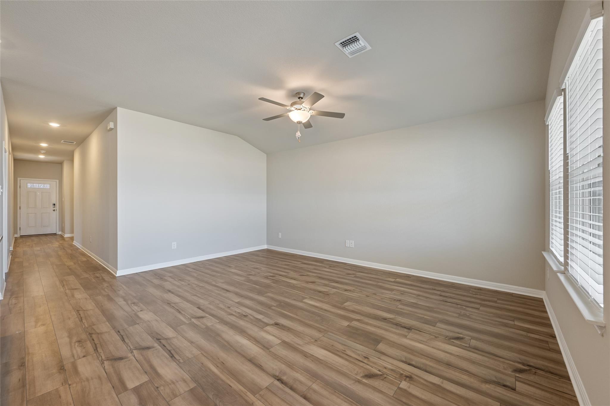 112 Short Toed Swoop, Cedar Creek, TX 78612