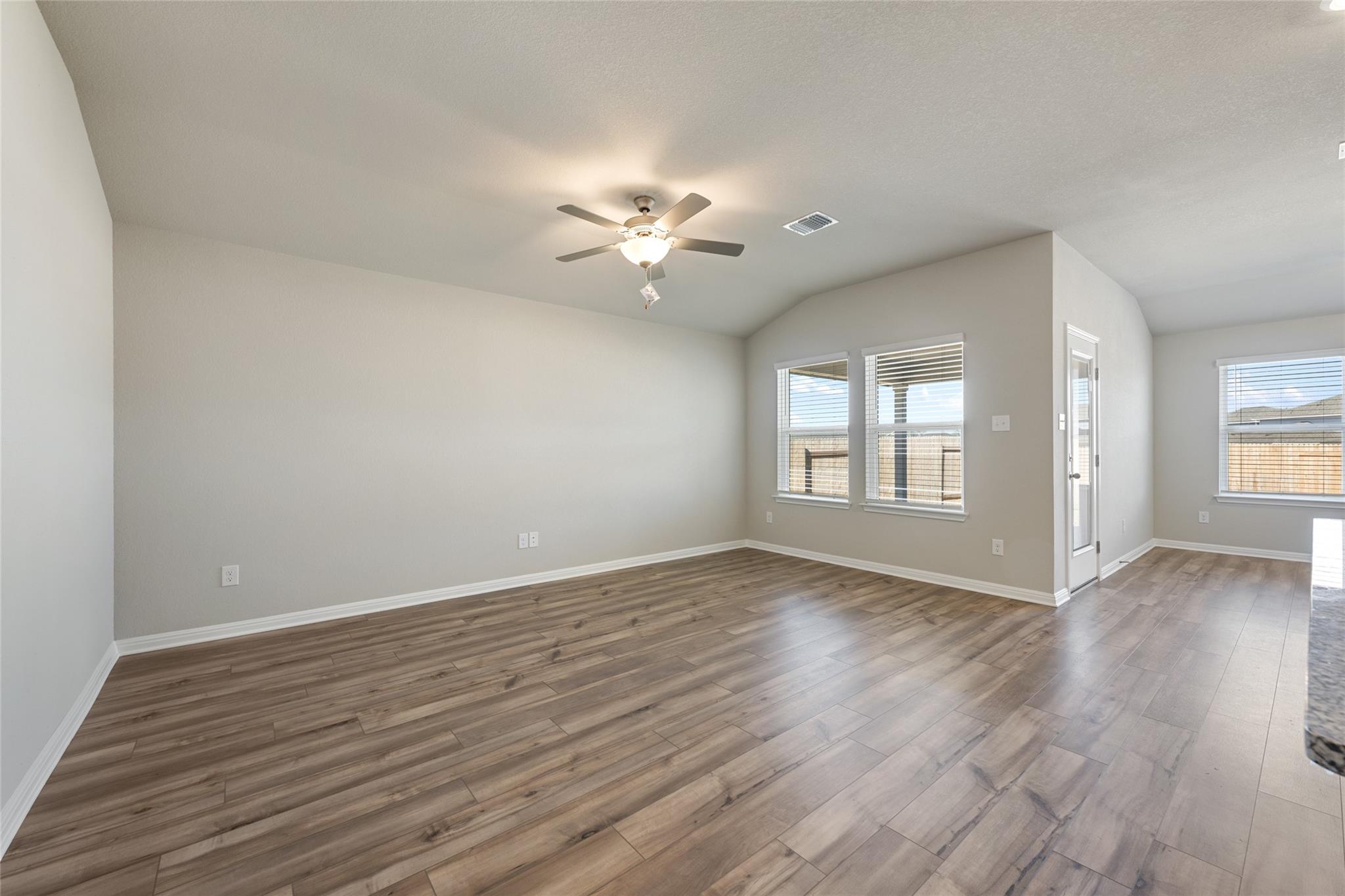 112 Short Toed Swoop, Cedar Creek, TX 78612