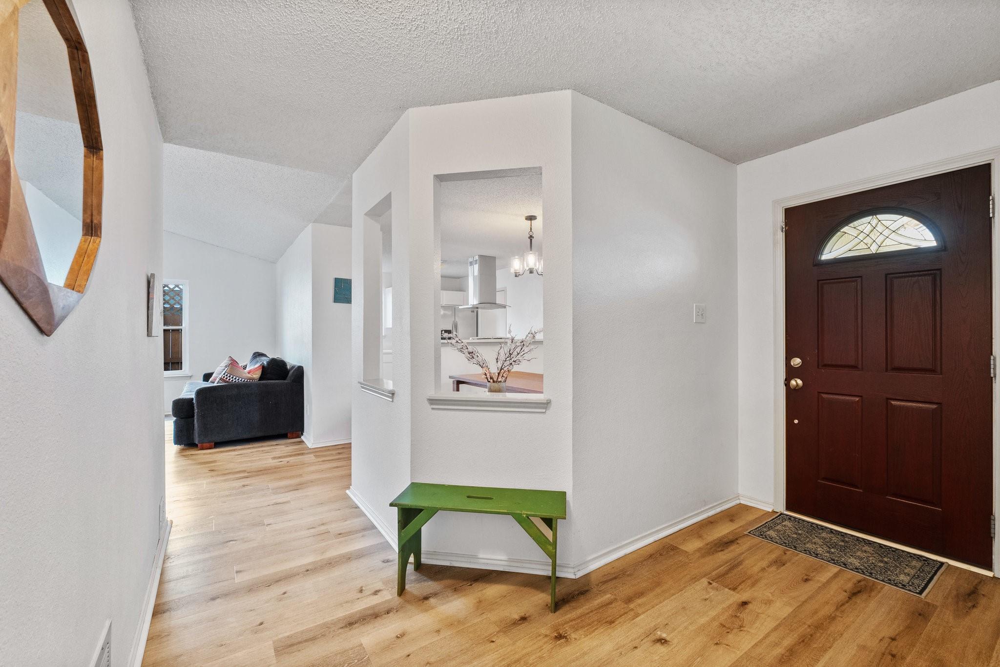 9826 Briar Ridge Dr, Austin, TX 78748