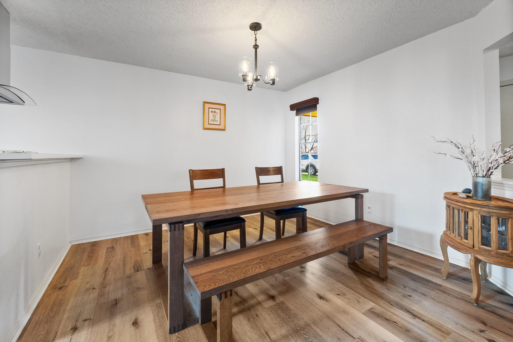 9826 Briar Ridge Dr, Austin, TX 78748