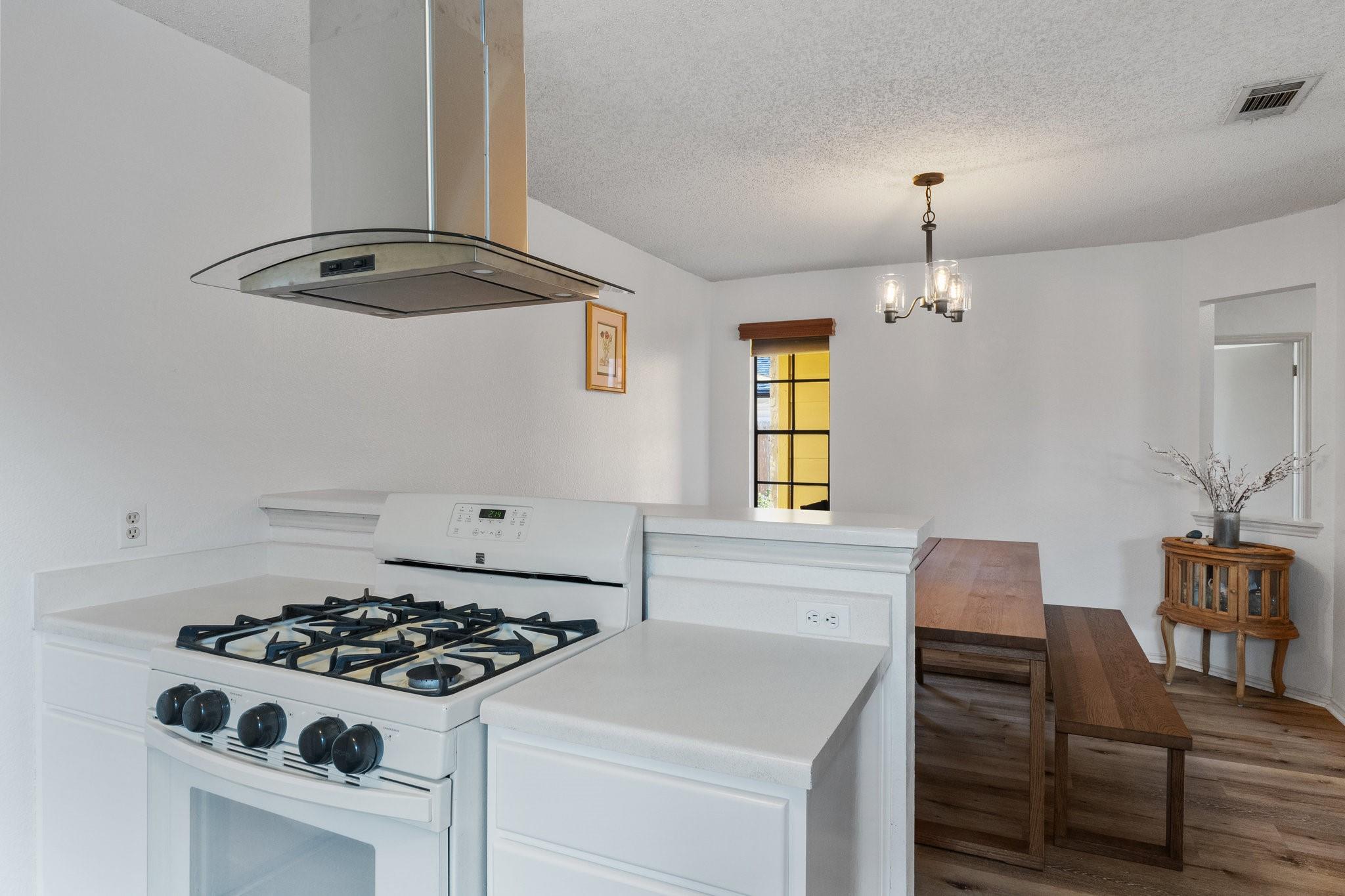 9826 Briar Ridge Dr, Austin, TX 78748