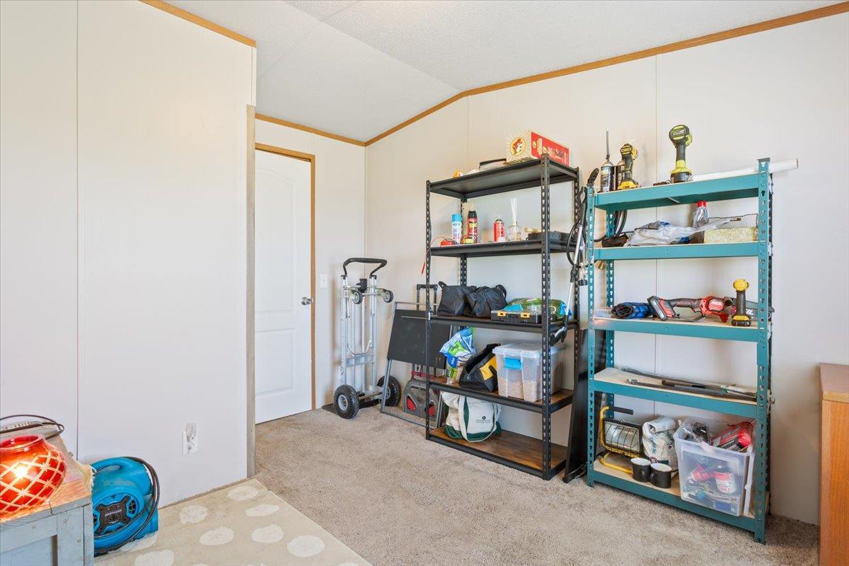 216 Moore St, Rogers, TX 76569