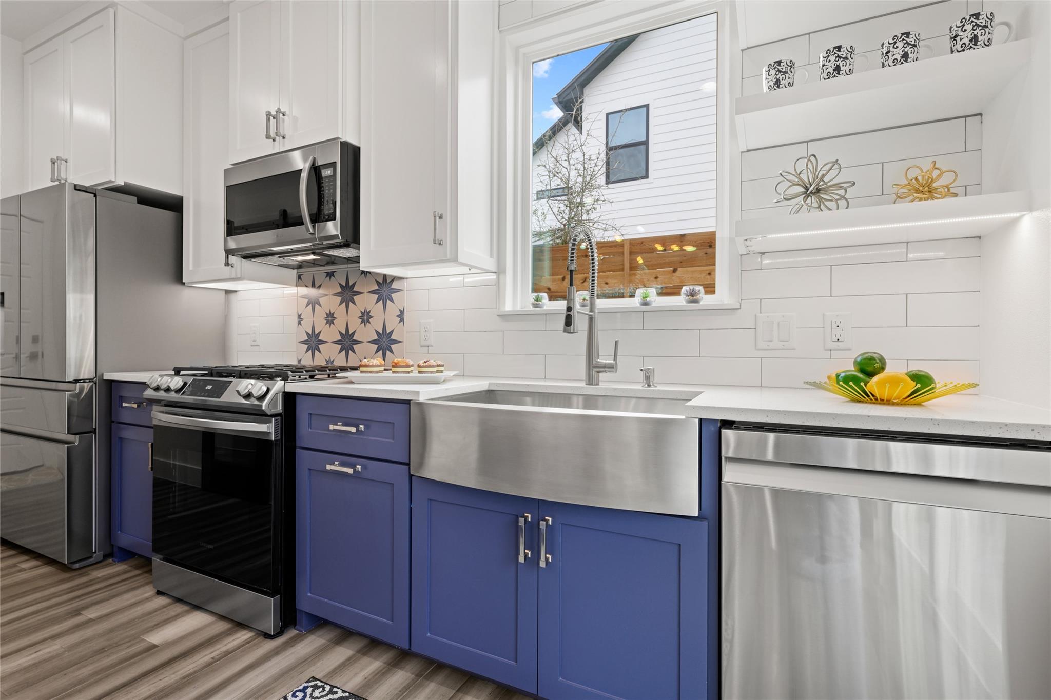 2102 E 2nd St # 2, Austin, TX 78702