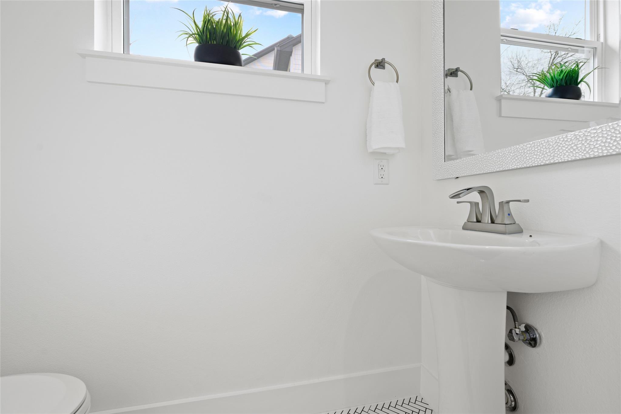 2102 E 2nd St # 2, Austin, TX 78702