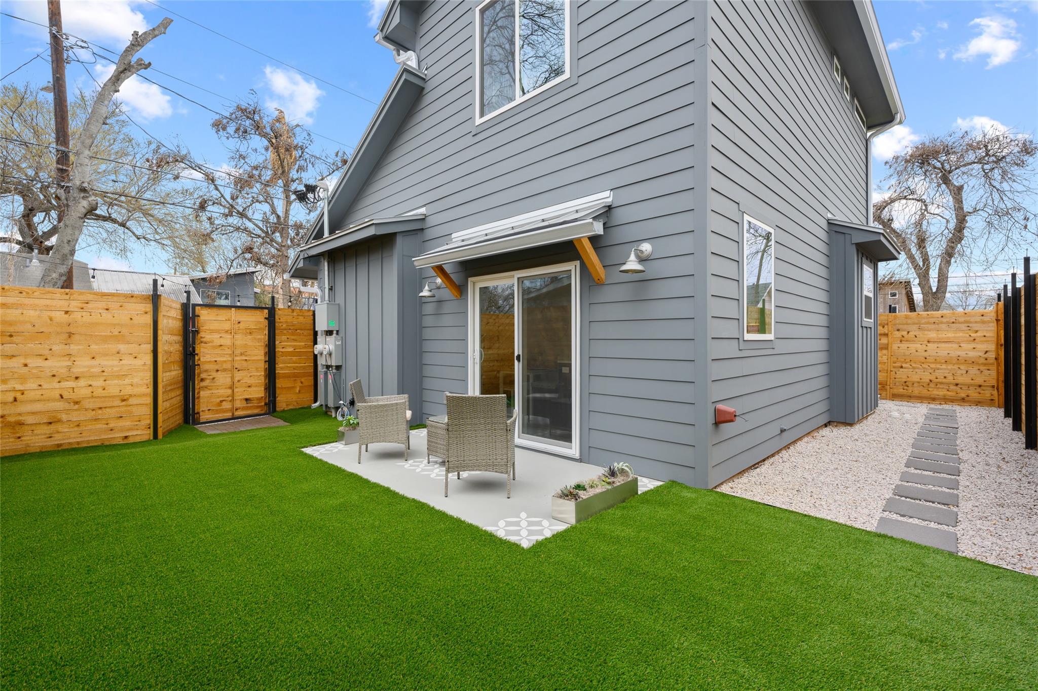 2102 E 2nd St # 2, Austin, TX 78702