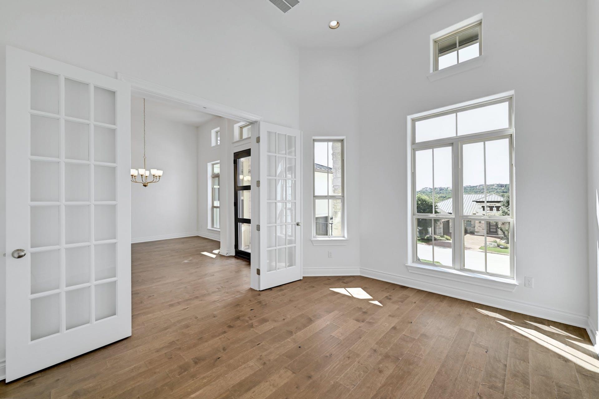 905 CRESTONE STREAM Dr, Austin, TX 78738