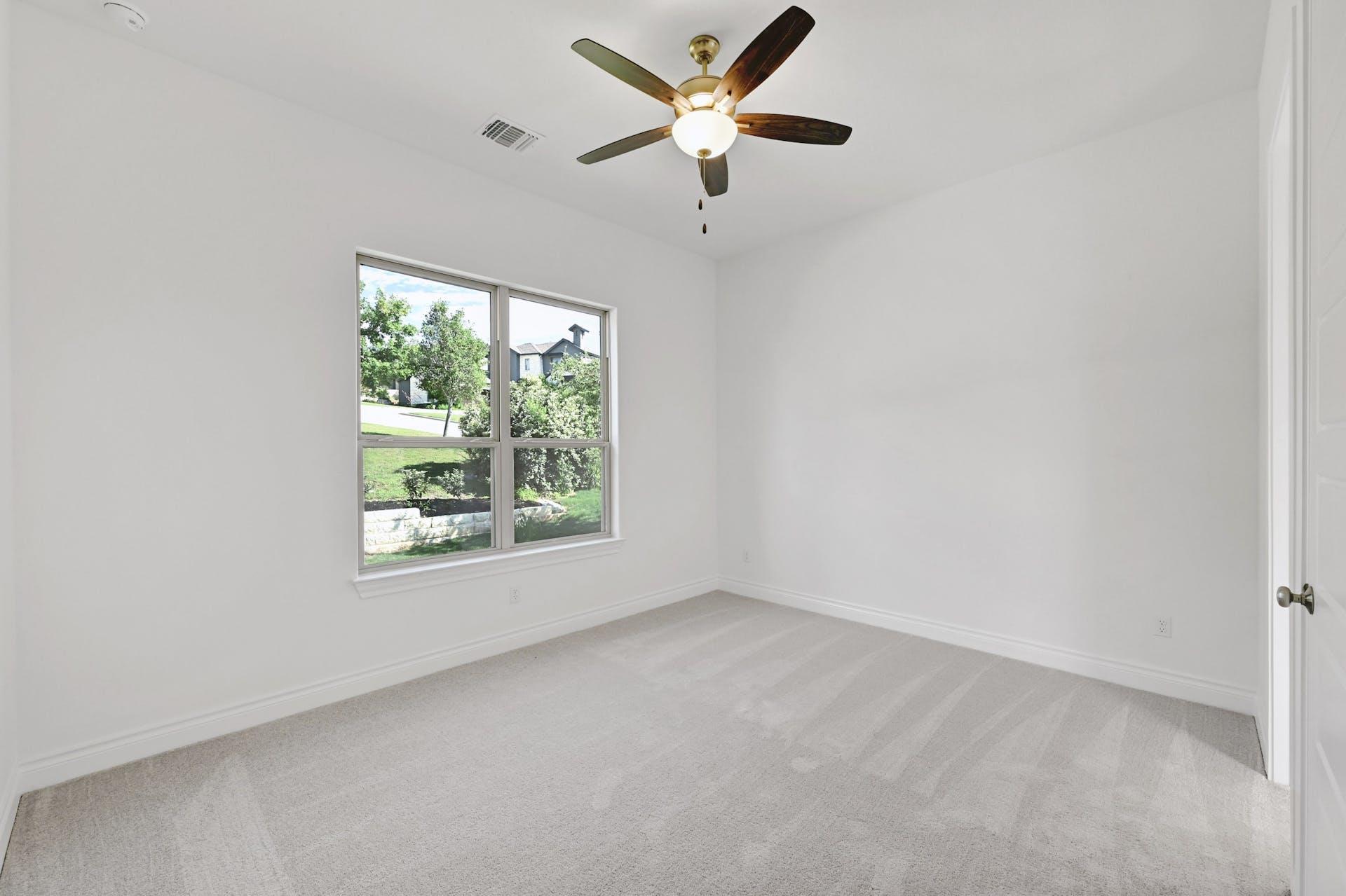 905 CRESTONE STREAM Dr, Austin, TX 78738