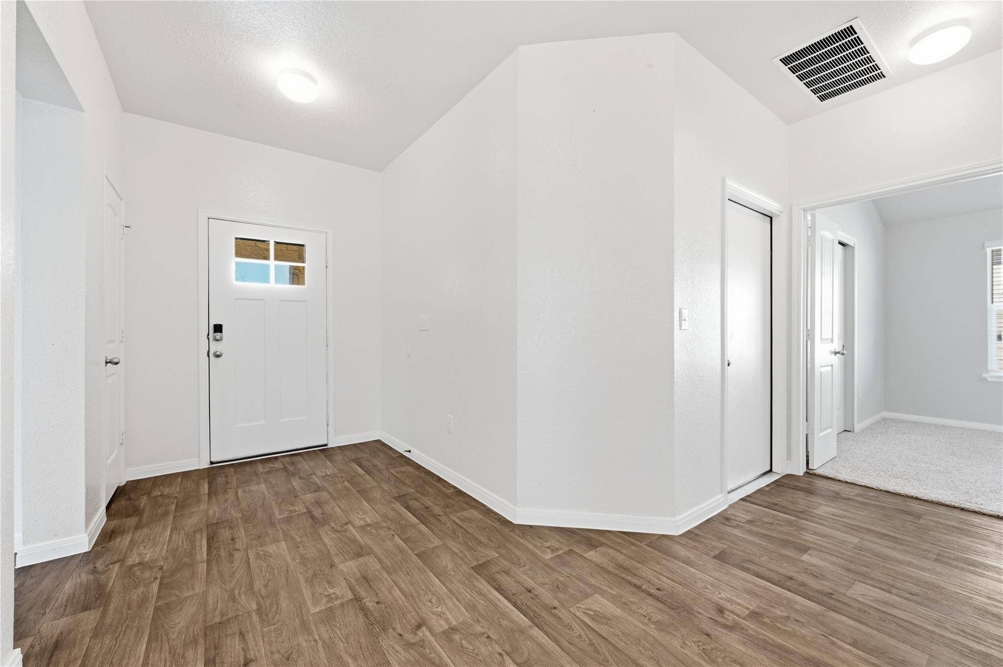 606 Quarton Dr, Hutto, TX 78634