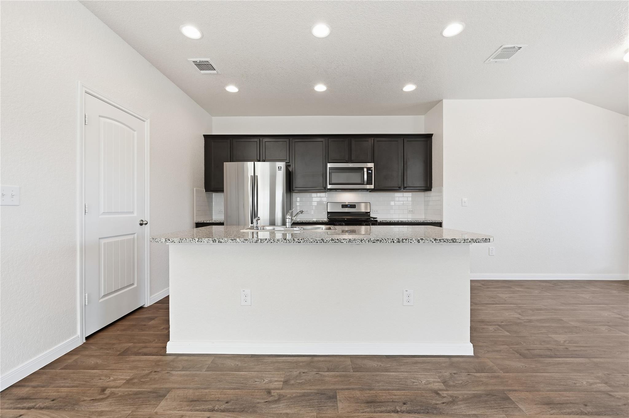 606 Quarton Dr, Hutto, TX 78634