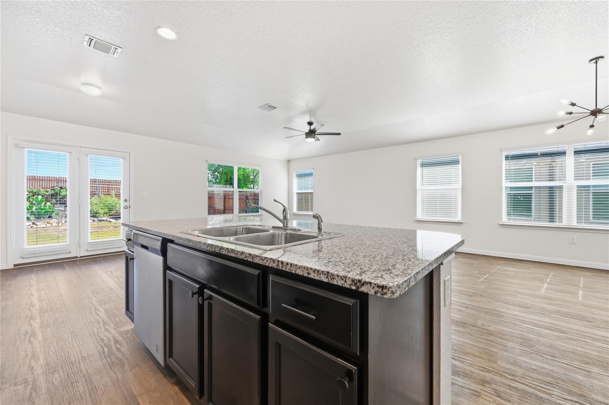 606 Quarton Dr, Hutto, TX 78634