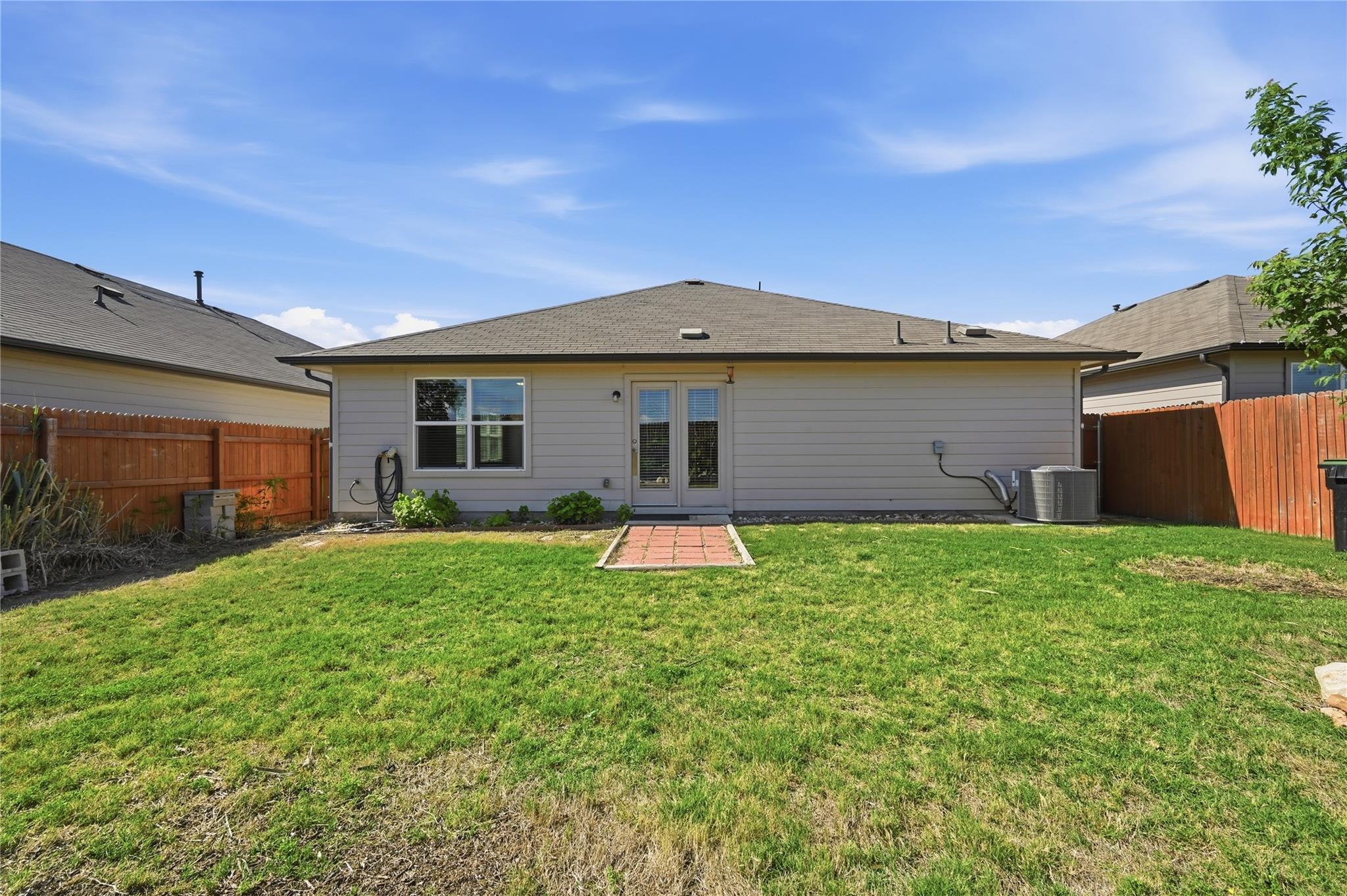 606 Quarton Dr, Hutto, TX 78634