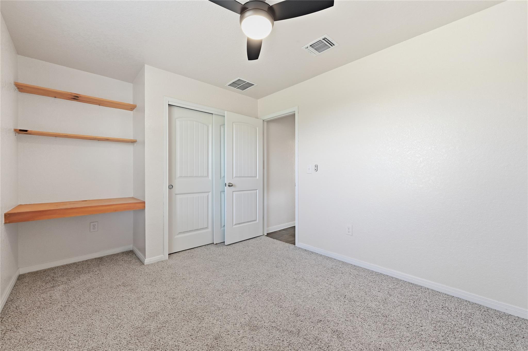 606 Quarton Dr, Hutto, TX 78634