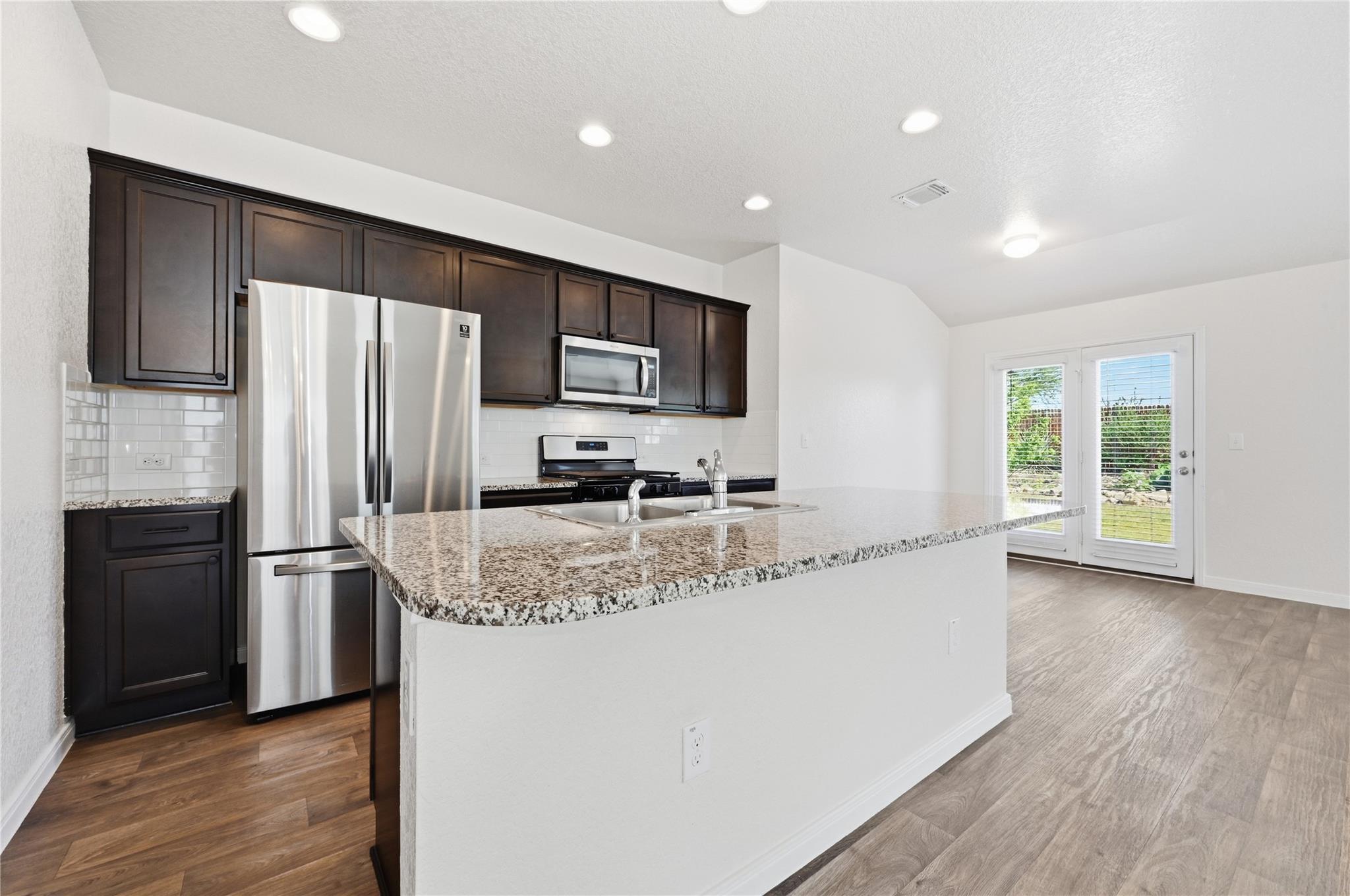 606 Quarton Dr, Hutto, TX 78634