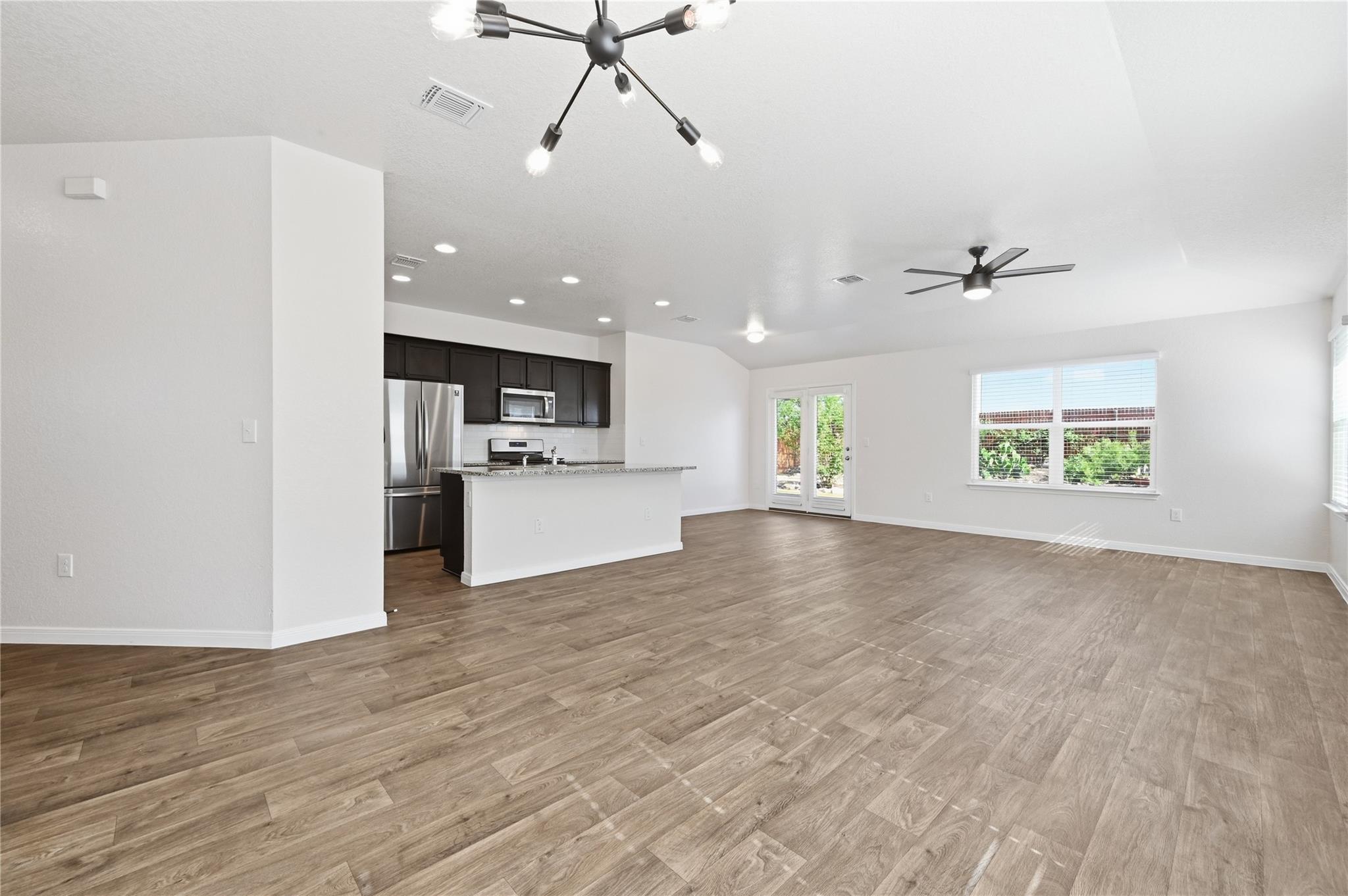 606 Quarton Dr, Hutto, TX 78634