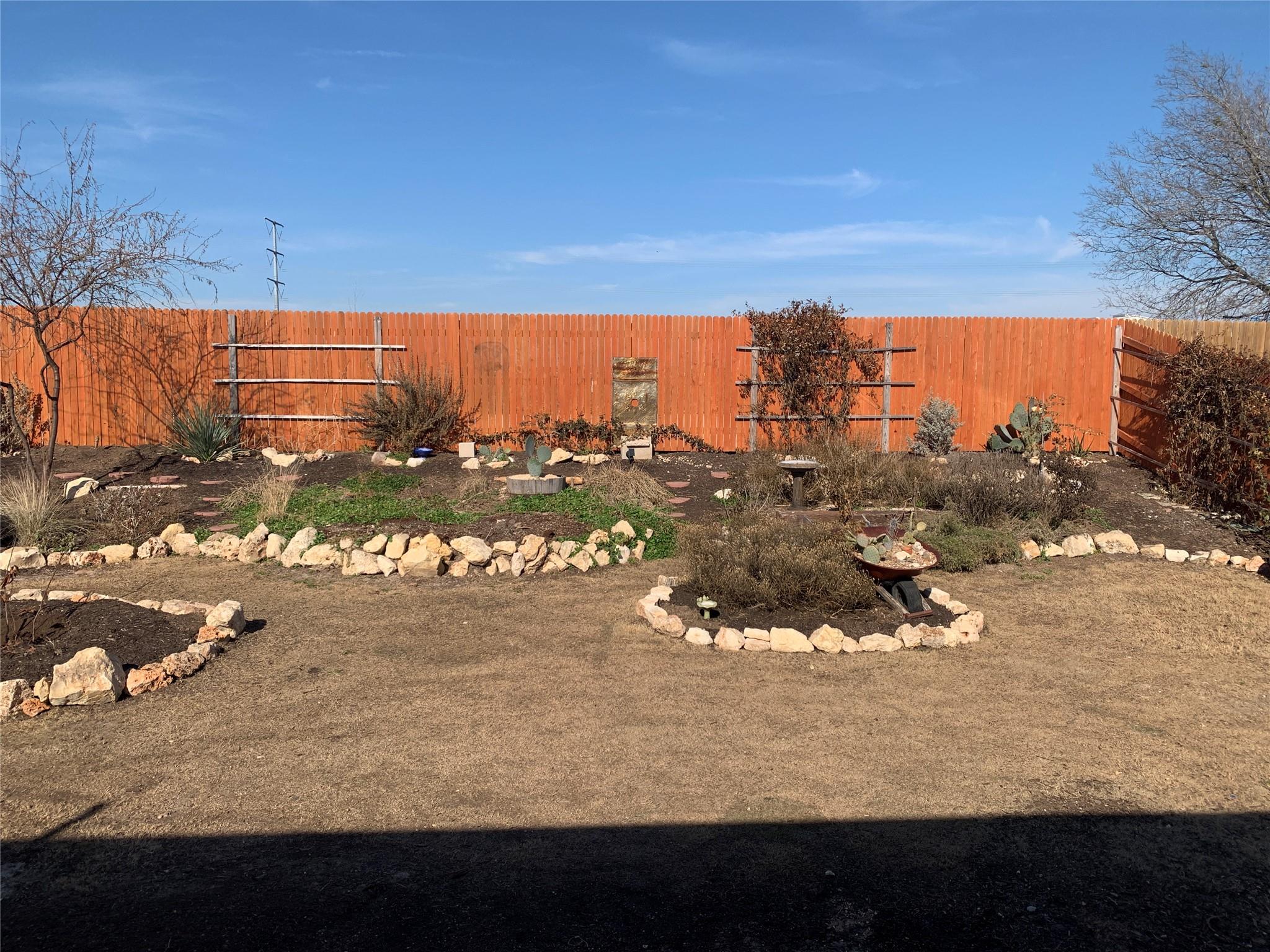 606 Quarton Dr, Hutto, TX 78634