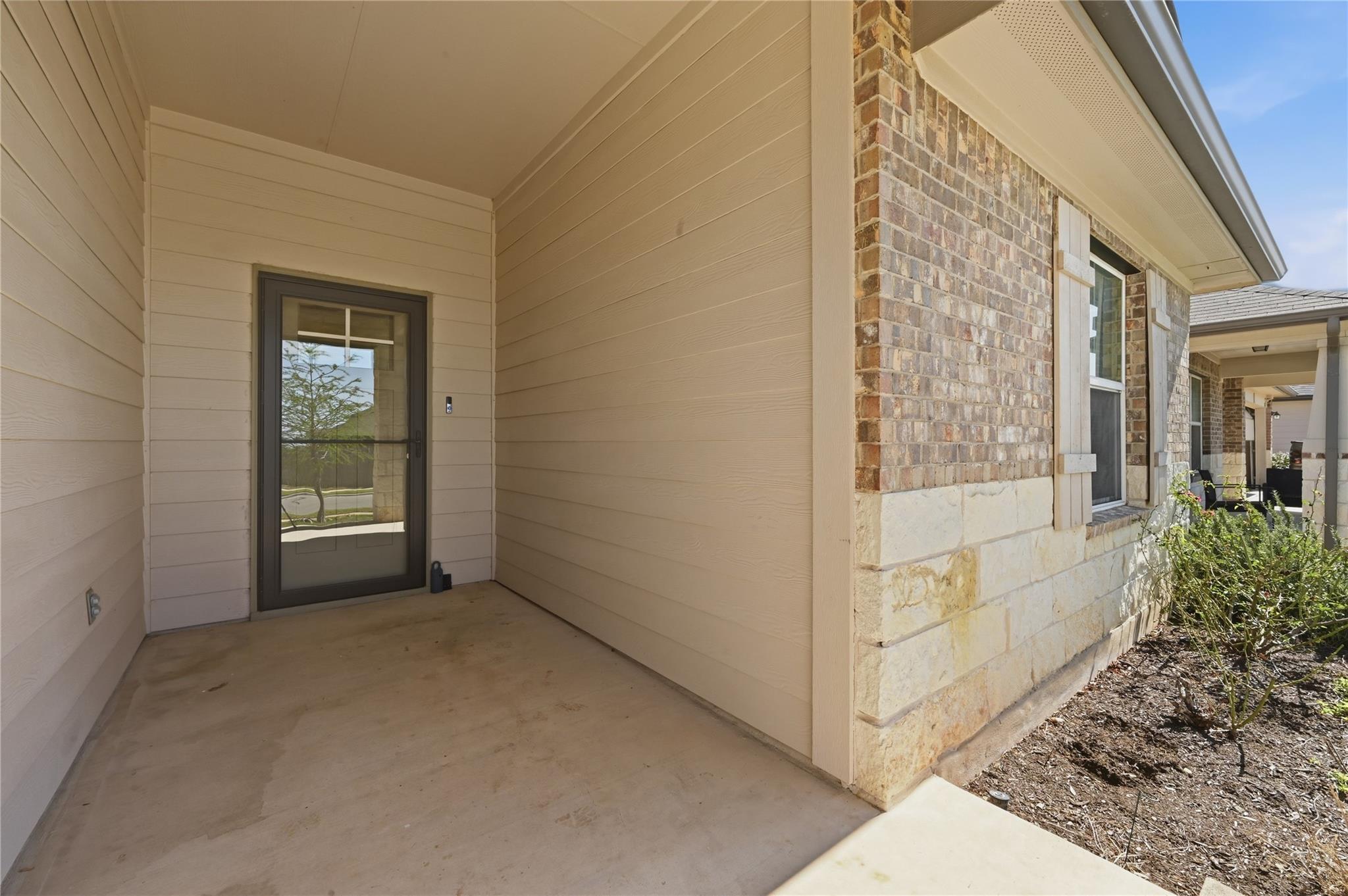606 Quarton Dr, Hutto, TX 78634
