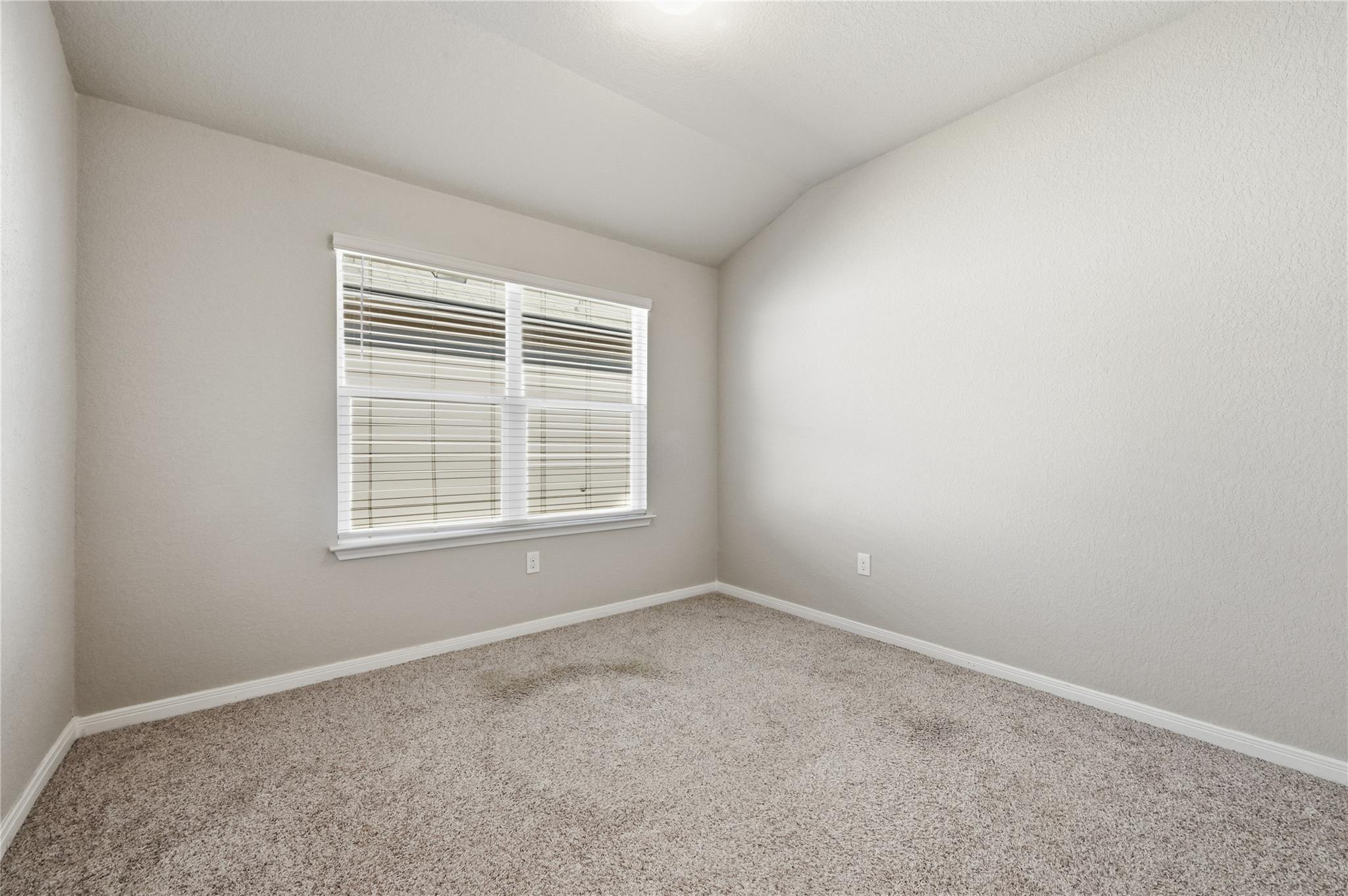 606 Quarton Dr, Hutto, TX 78634