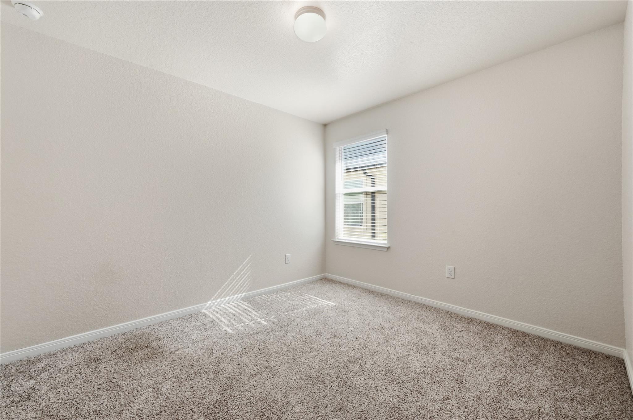 606 Quarton Dr, Hutto, TX 78634