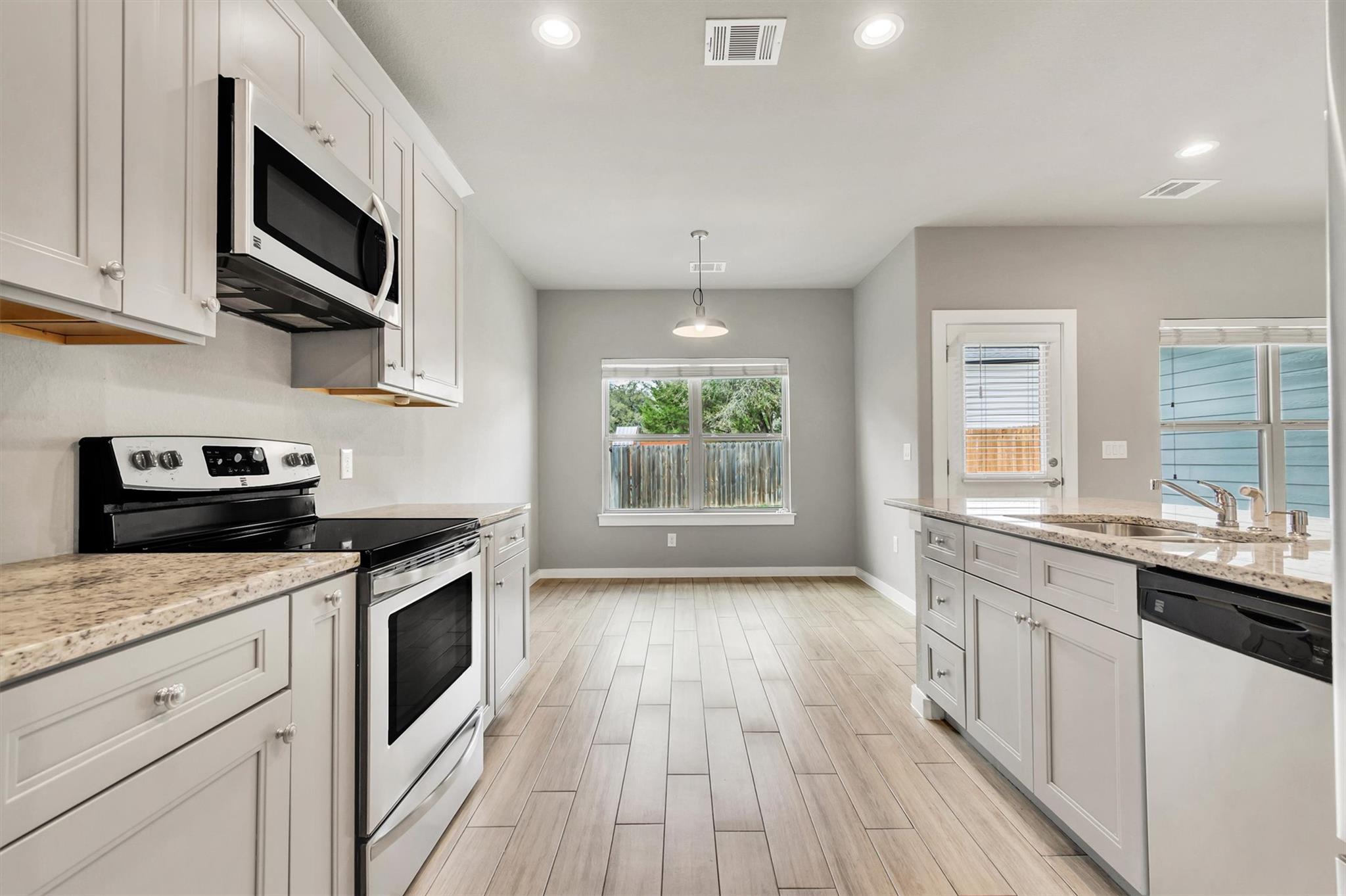 21414 Santa Carlo Ave, Lago Vista, TX 78645