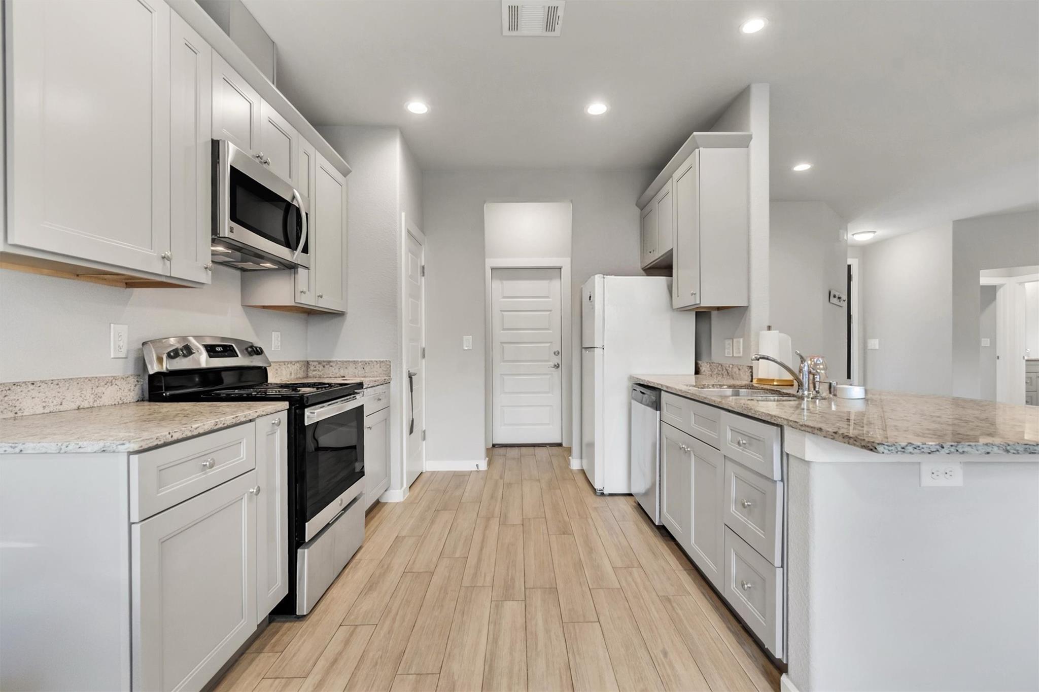 21414 Santa Carlo Ave, Lago Vista, TX 78645