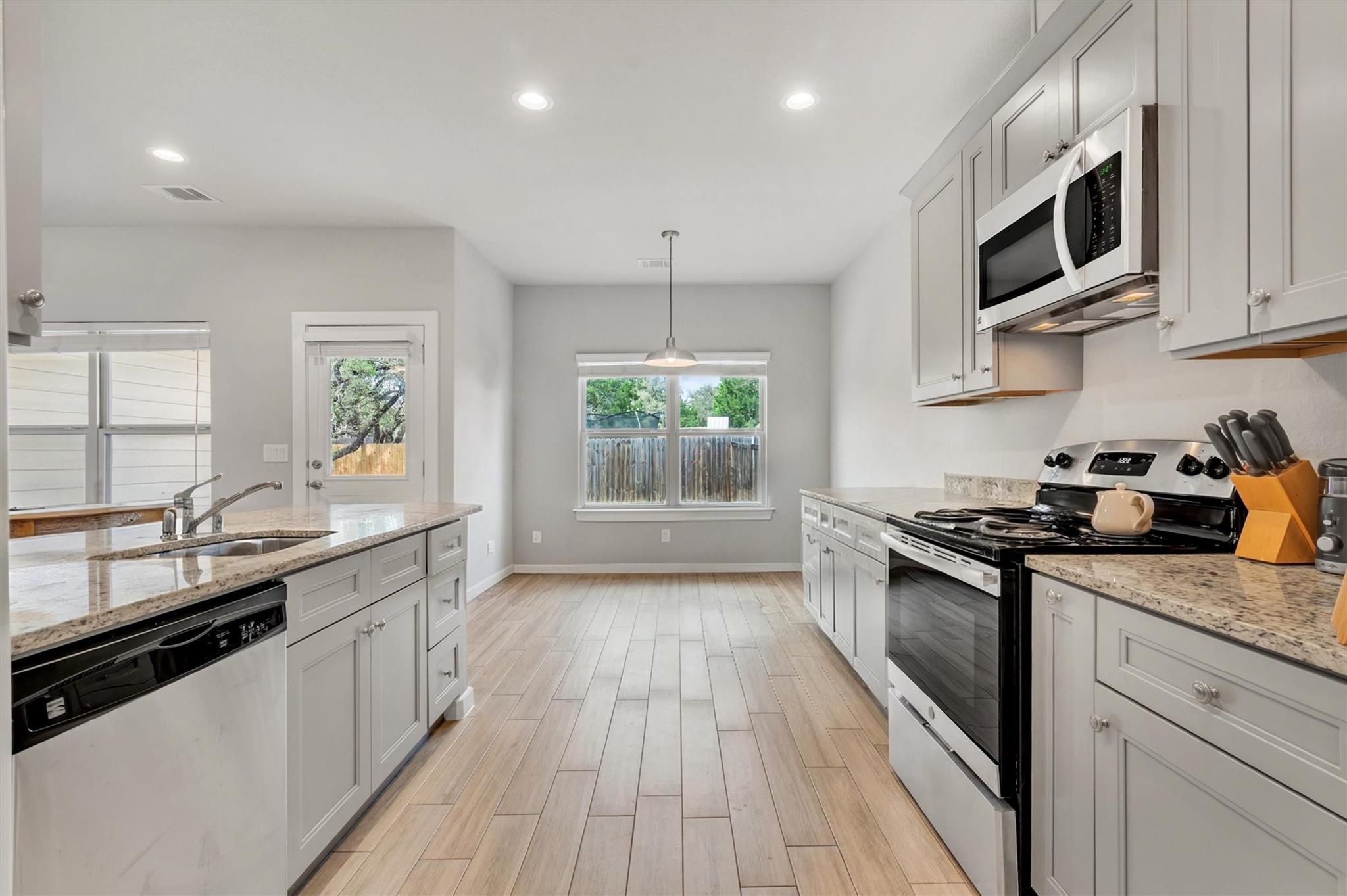 21414 Santa Carlo Ave, Lago Vista, TX 78645