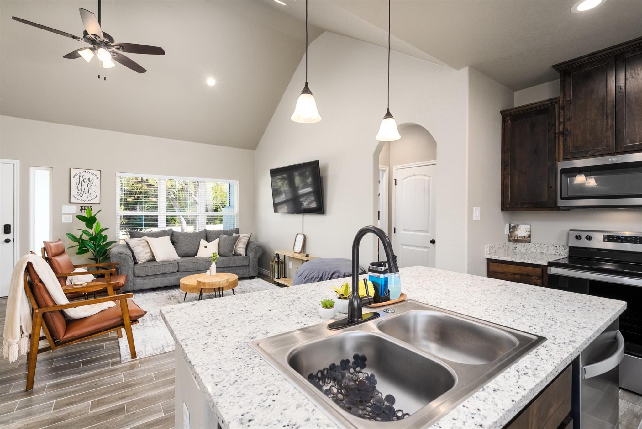 117 Lightning Bolt Dr, Spring Branch, TX 78070