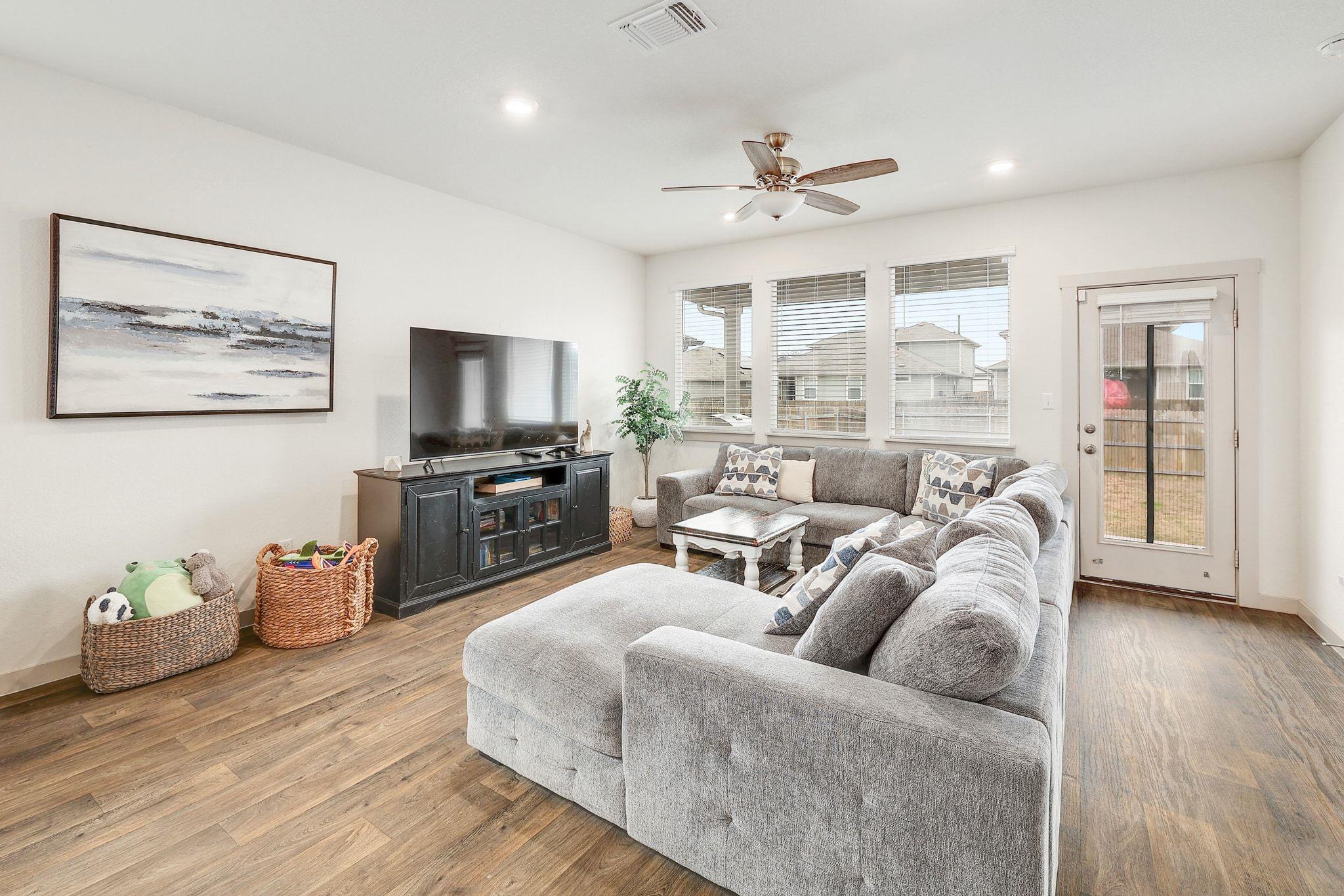 224 Lavaca River Ln, Hutto, TX 78634