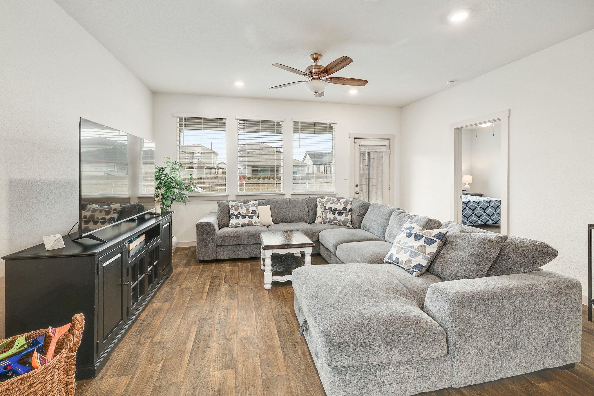 224 Lavaca River Ln, Hutto, TX 78634