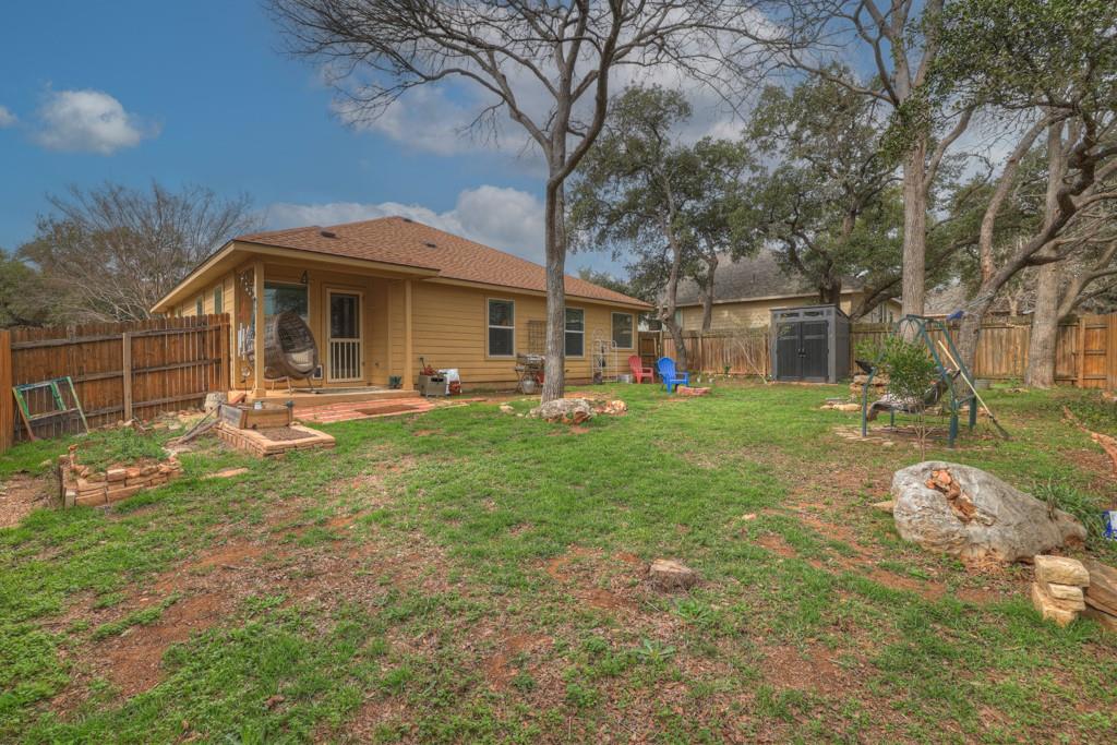 2210 Meadow View Dr, San Marcos, TX 78666