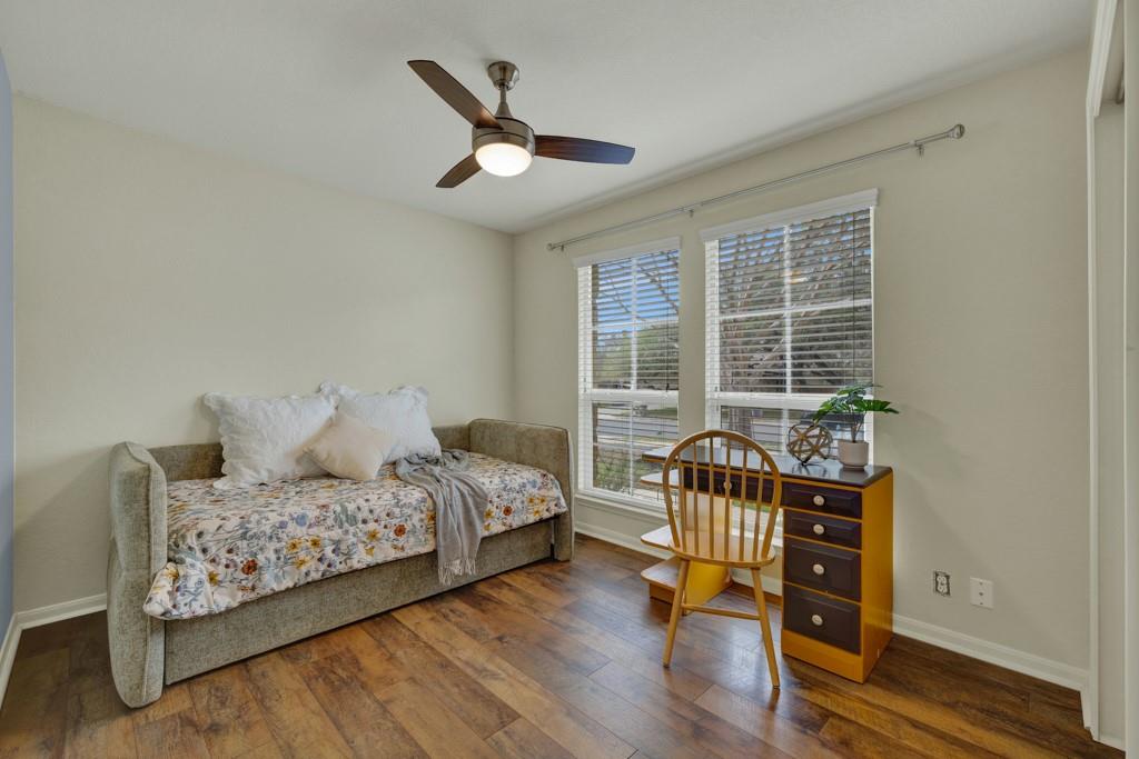 2210 Meadow View Dr, San Marcos, TX 78666