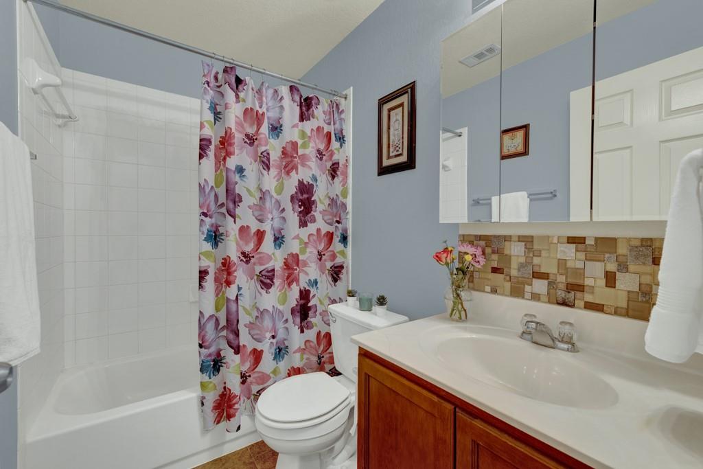 2210 Meadow View Dr, San Marcos, TX 78666