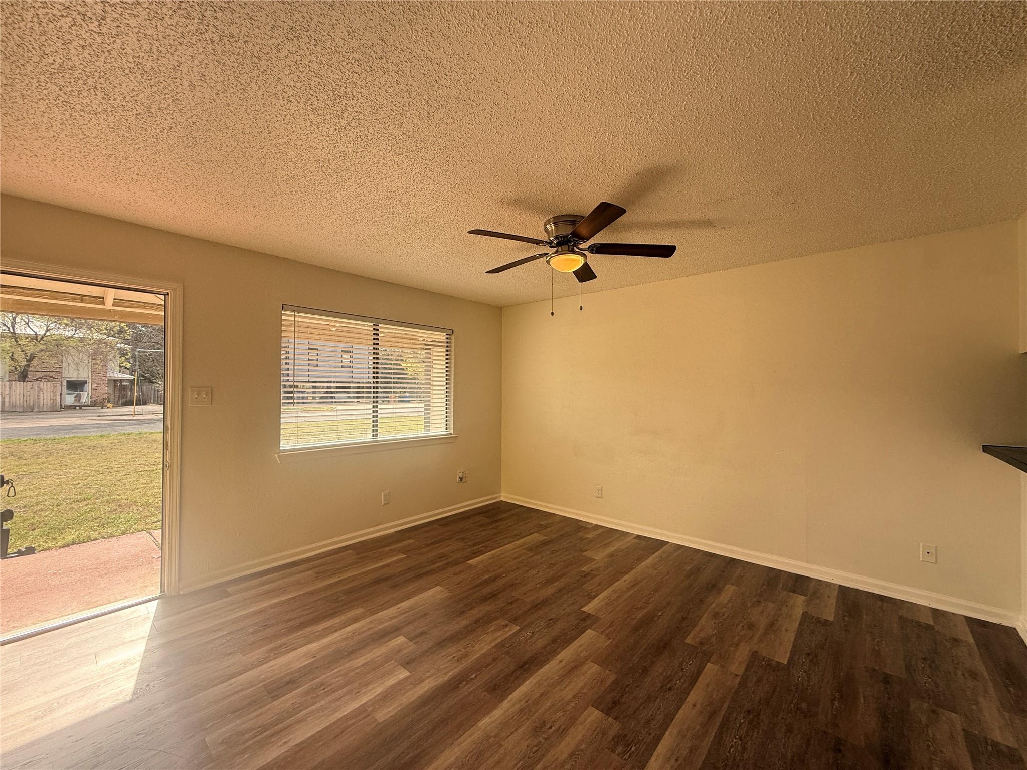 2607 Ektom Dr # B, Austin, TX 78745