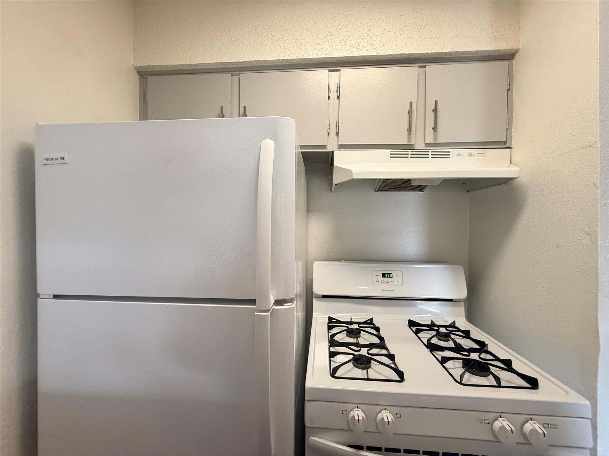 2607 Ektom Dr # B, Austin, TX 78745