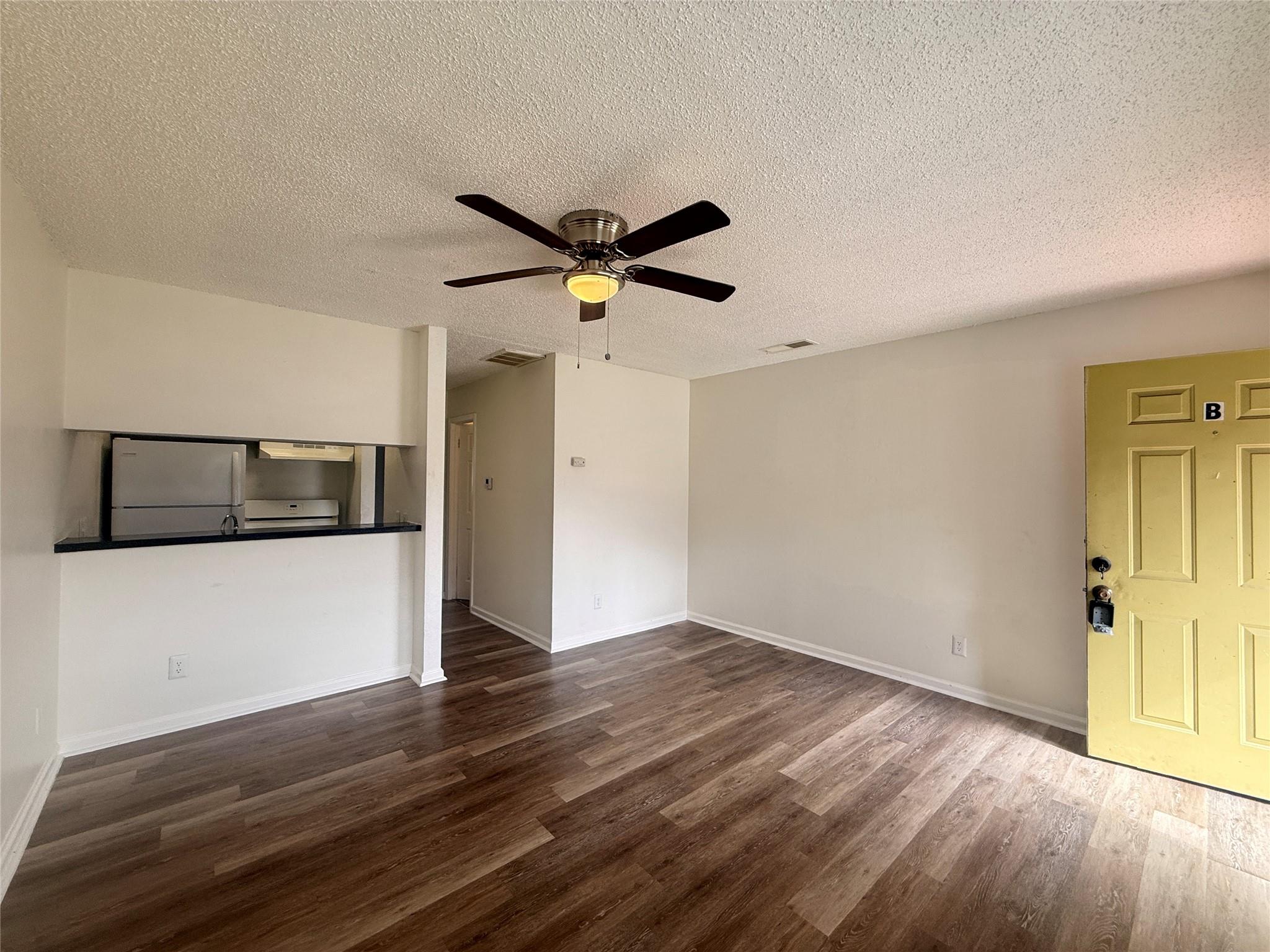 2607 Ektom Dr # B, Austin, TX 78745