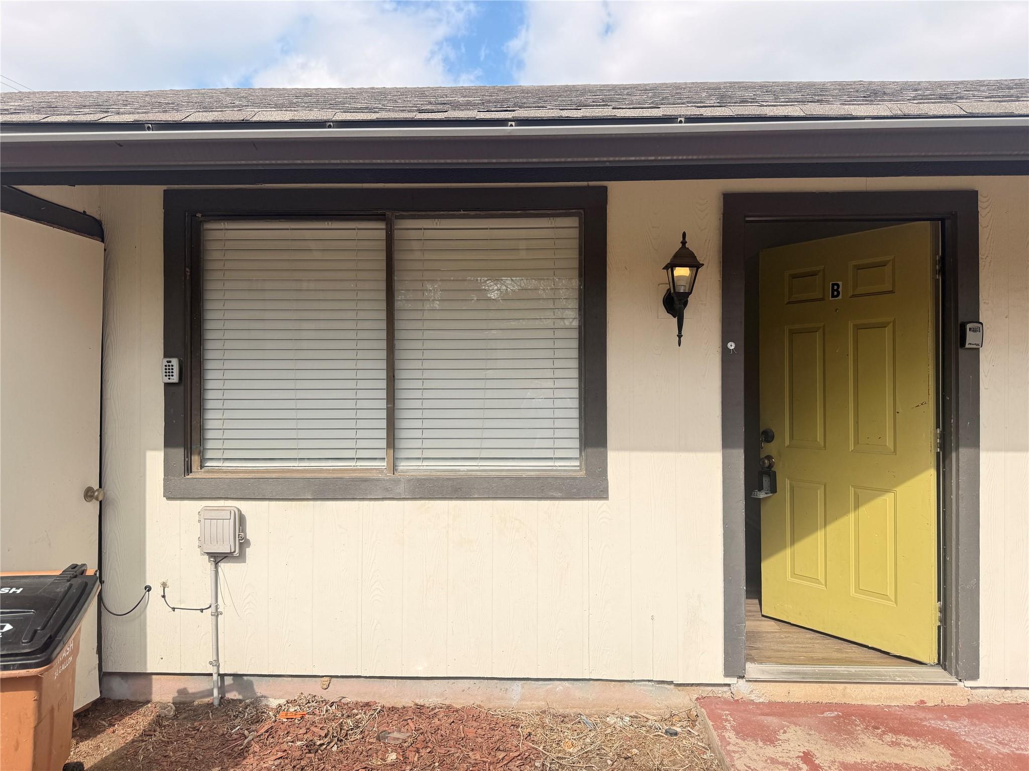 2607 Ektom Dr # B, Austin, TX 78745