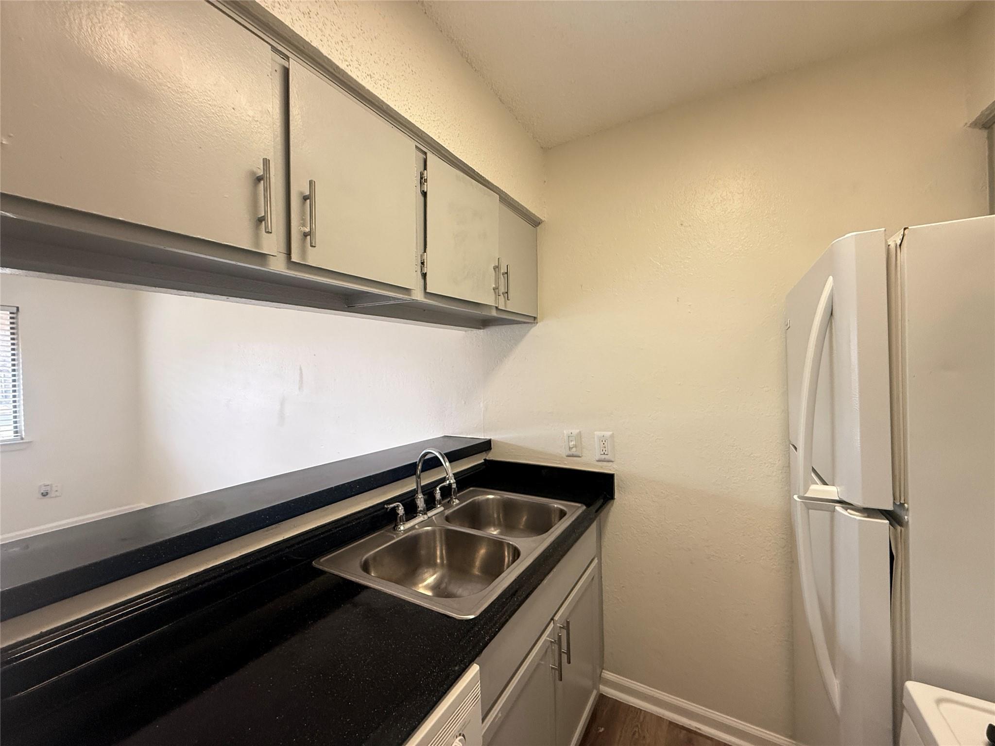 2607 Ektom Dr # B, Austin, TX 78745