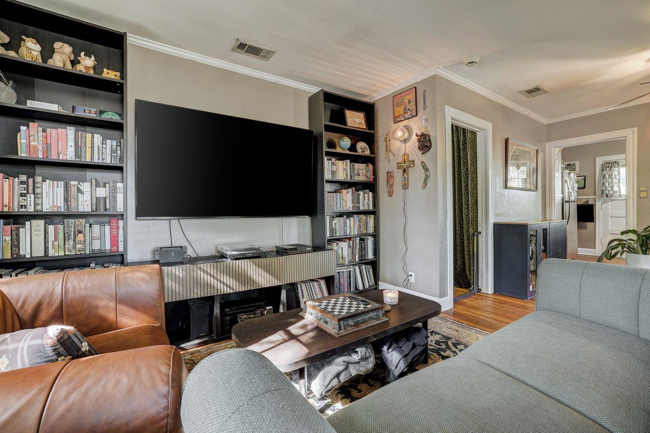 809 E 44th St, Austin, TX 78751