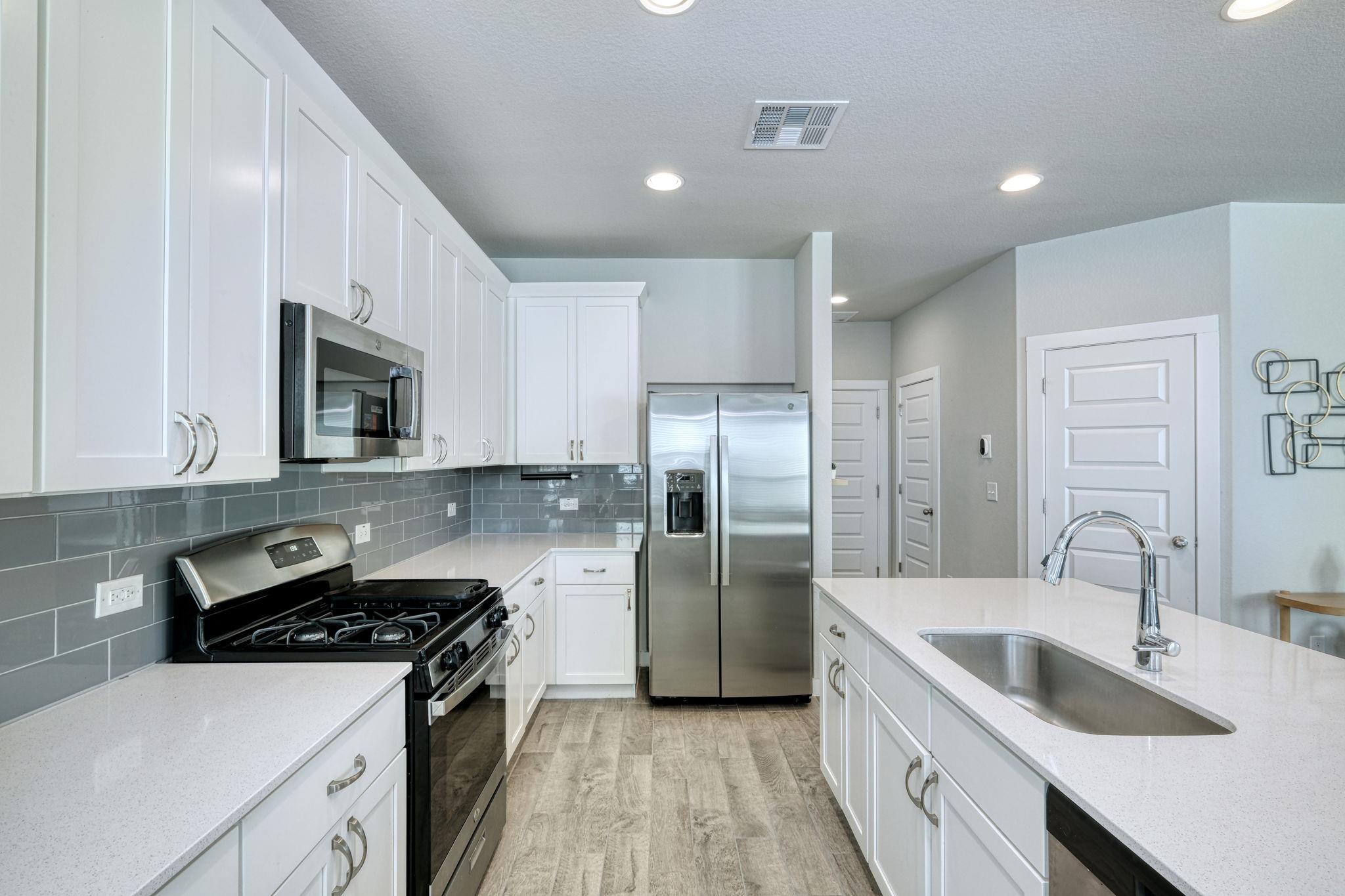 167 Appleberry Ln, Elgin, TX 78621