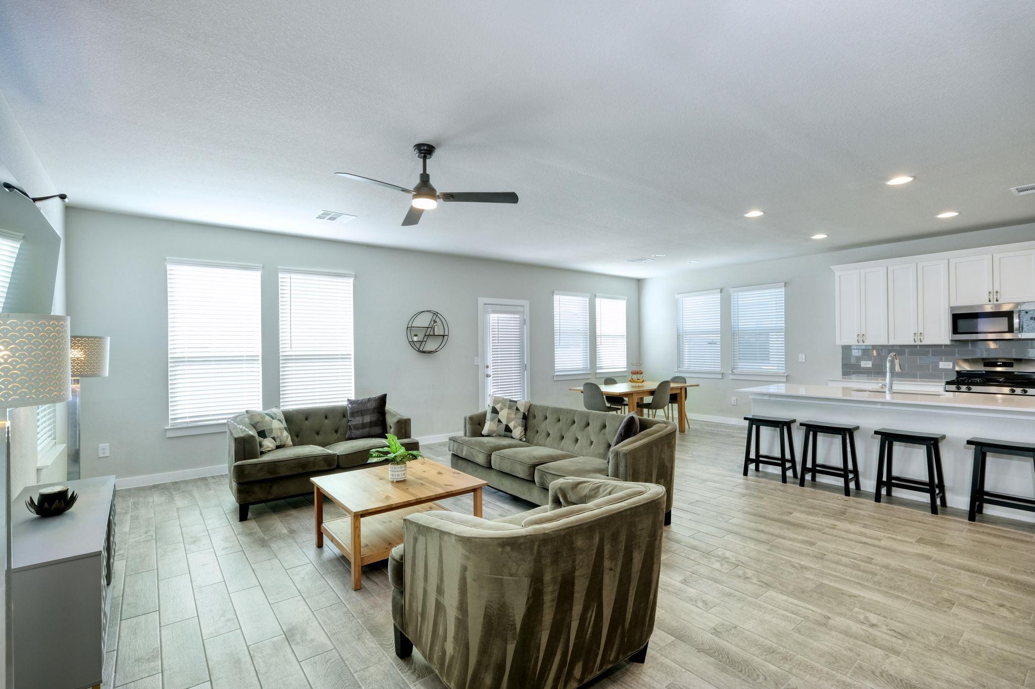 167 Appleberry Ln, Elgin, TX 78621