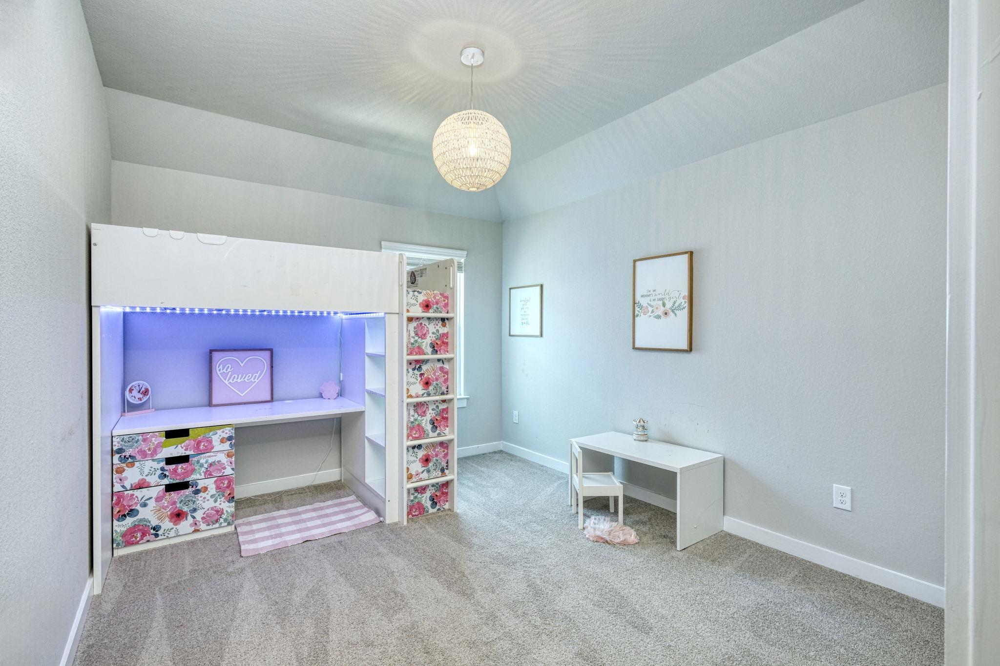 167 Appleberry Ln, Elgin, TX 78621