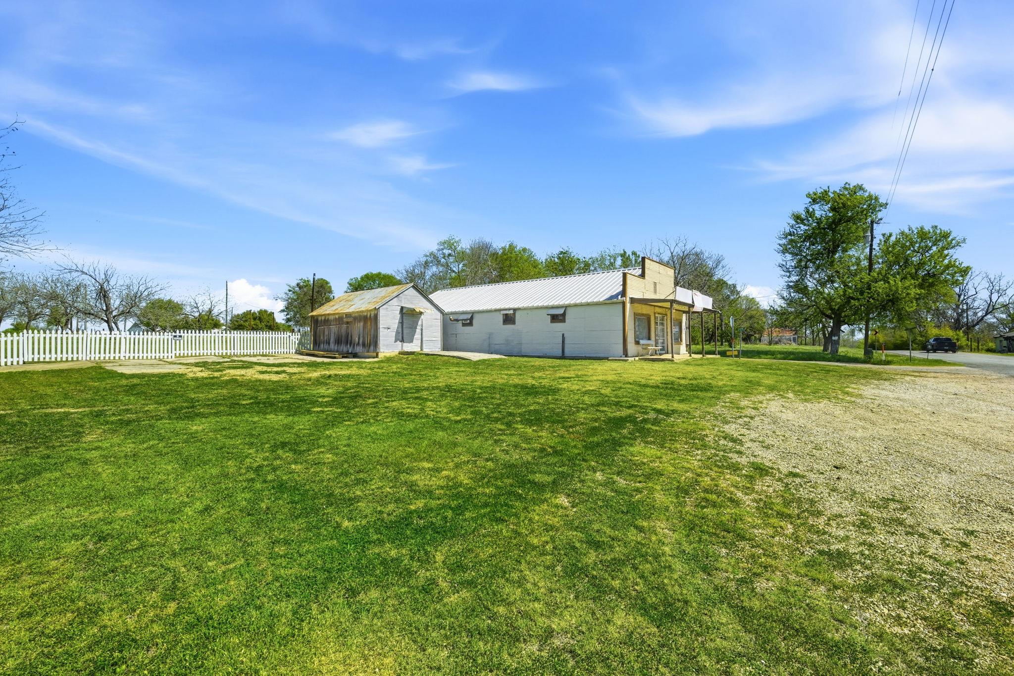 110 County Road 421, Thorndale, TX 76577